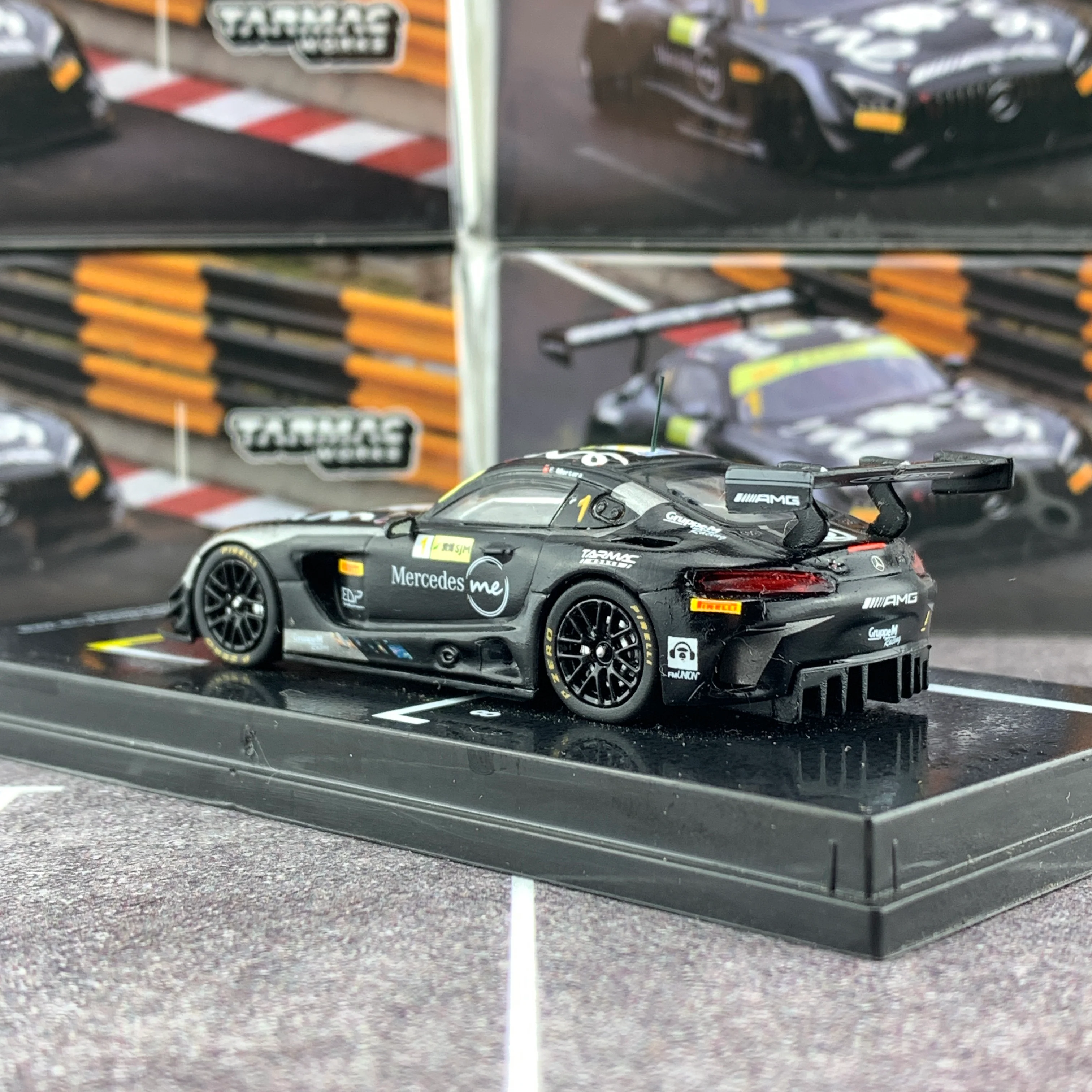 Tarmac Works 1/64 Mercedes-AMG GT3 Macau GT Cup - FIA GT World Cup 2018 3rd Place - Edoardo Mortara T64-008-18MGP01 - Image 3