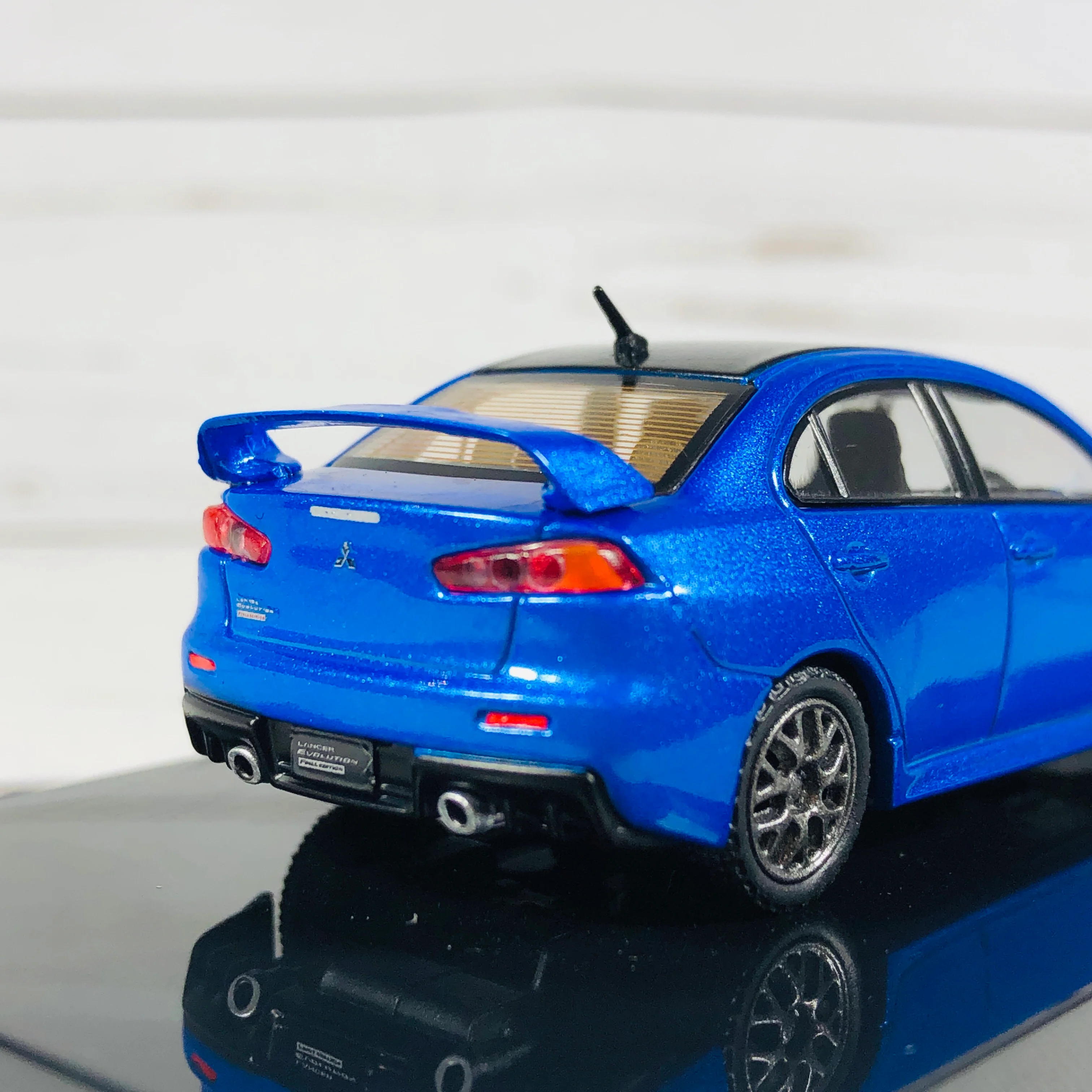 Tarmac Works 1/64 Mitsubishi Evo X Final Edition - Octane Blue - Image 6