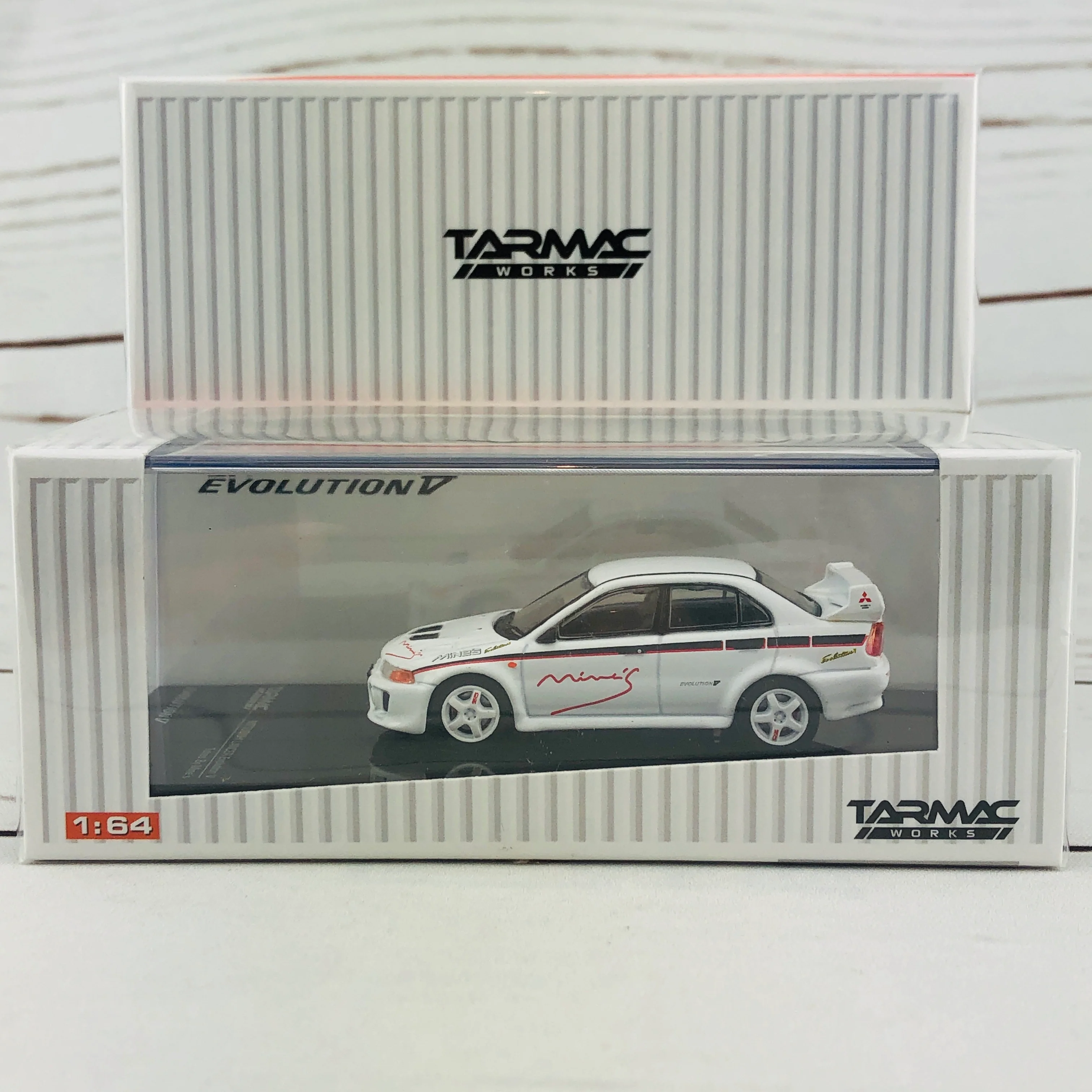 Tarmac Works 1/64 Mitsubishi Lancer Evolution V Tuned by Mine's T64-012-MNE - Image 8