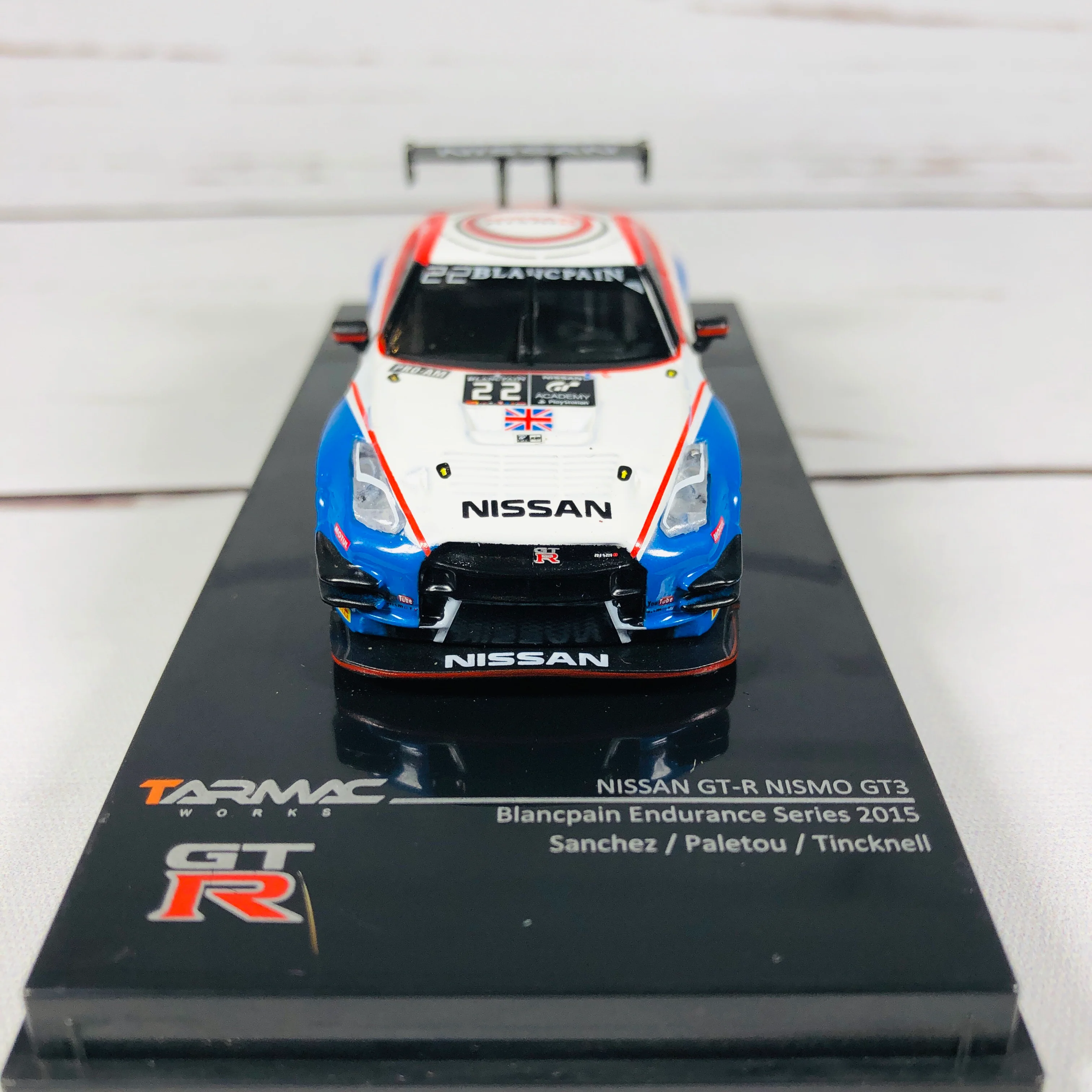 Tarmac Works 1/64 Nissan GTR NISMO GT3 Blancpain Endurance Series 2015 #22 T64-005-BES22 - Image 4