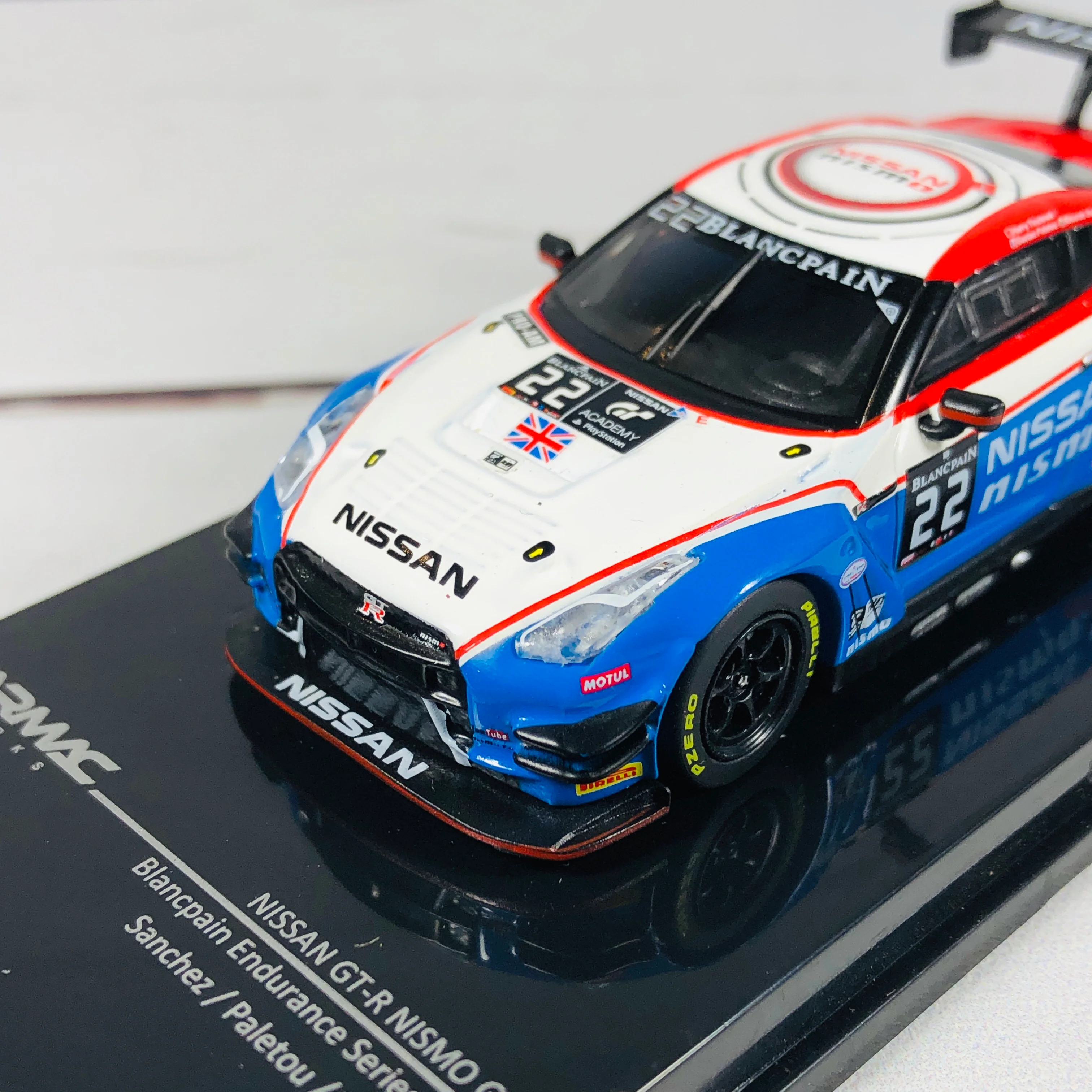Tarmac Works 1/64 Nissan GTR NISMO GT3 Blancpain Endurance Series 2015 #22 T64-005-BES22 - Image 5