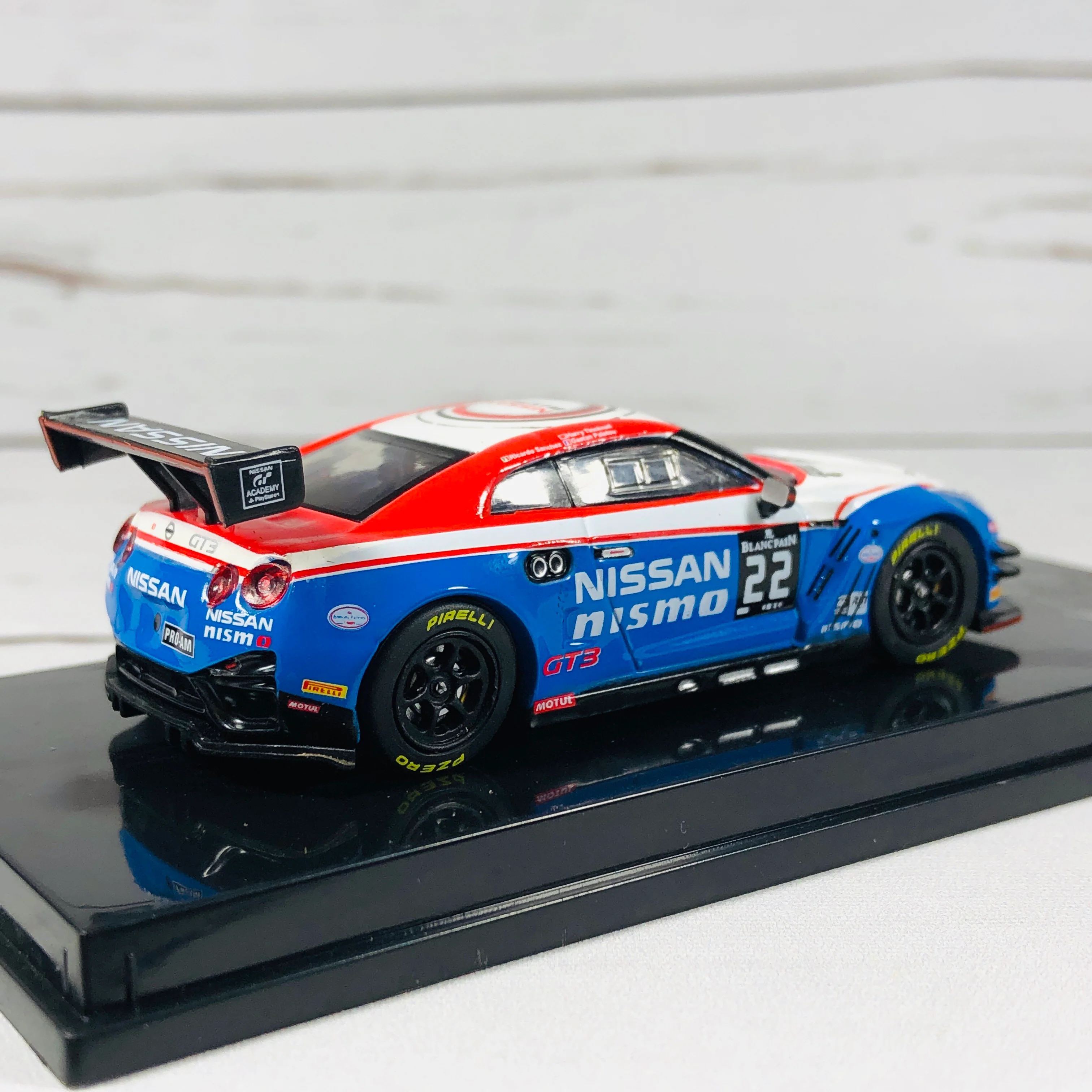 Tarmac Works 1/64 Nissan GTR NISMO GT3 Blancpain Endurance Series 2015 #22 T64-005-BES22 - Image 7