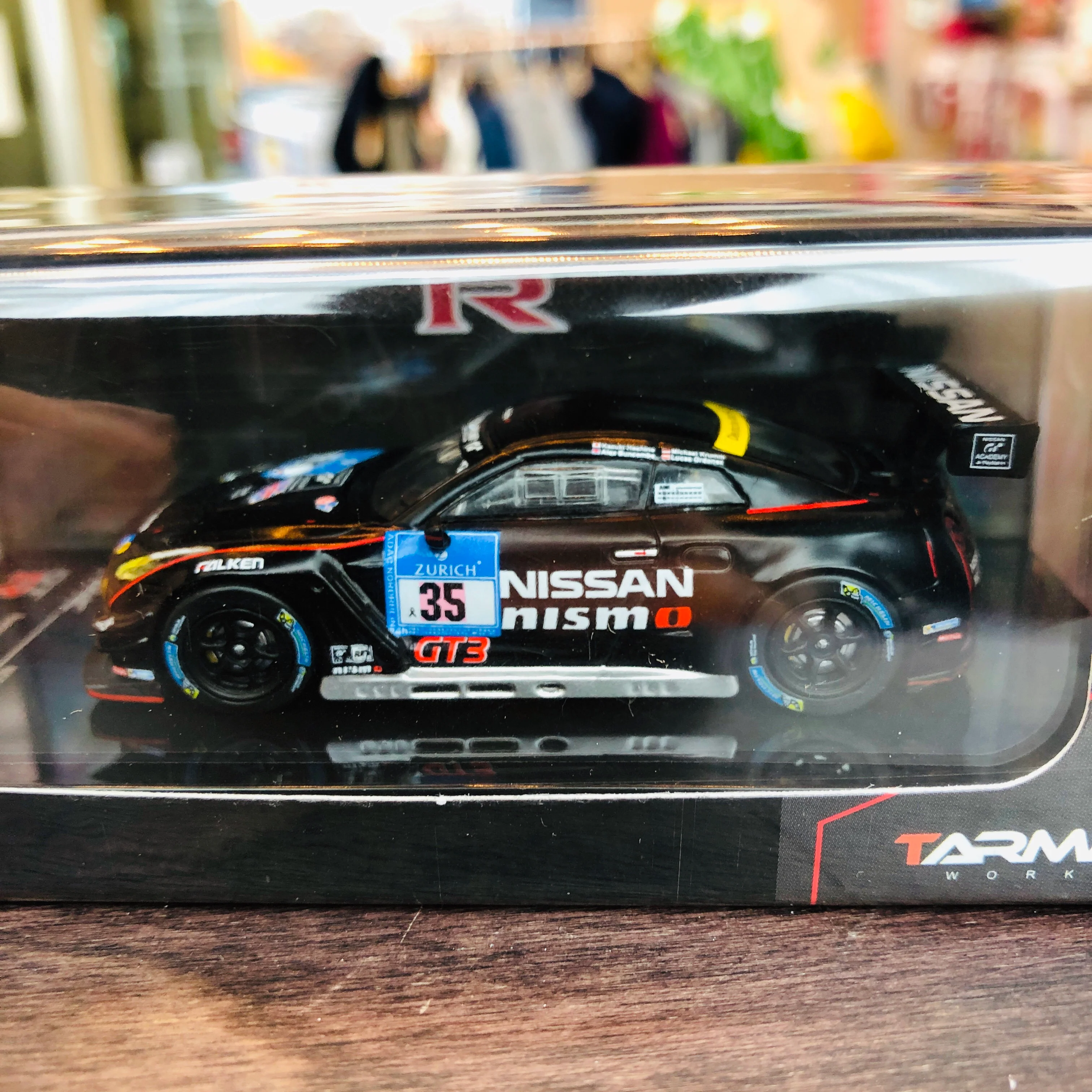 Tarmac Works 1/64 Nissan GT-R Nismo GT3 Nurburgring 24H 2015 - Image 6