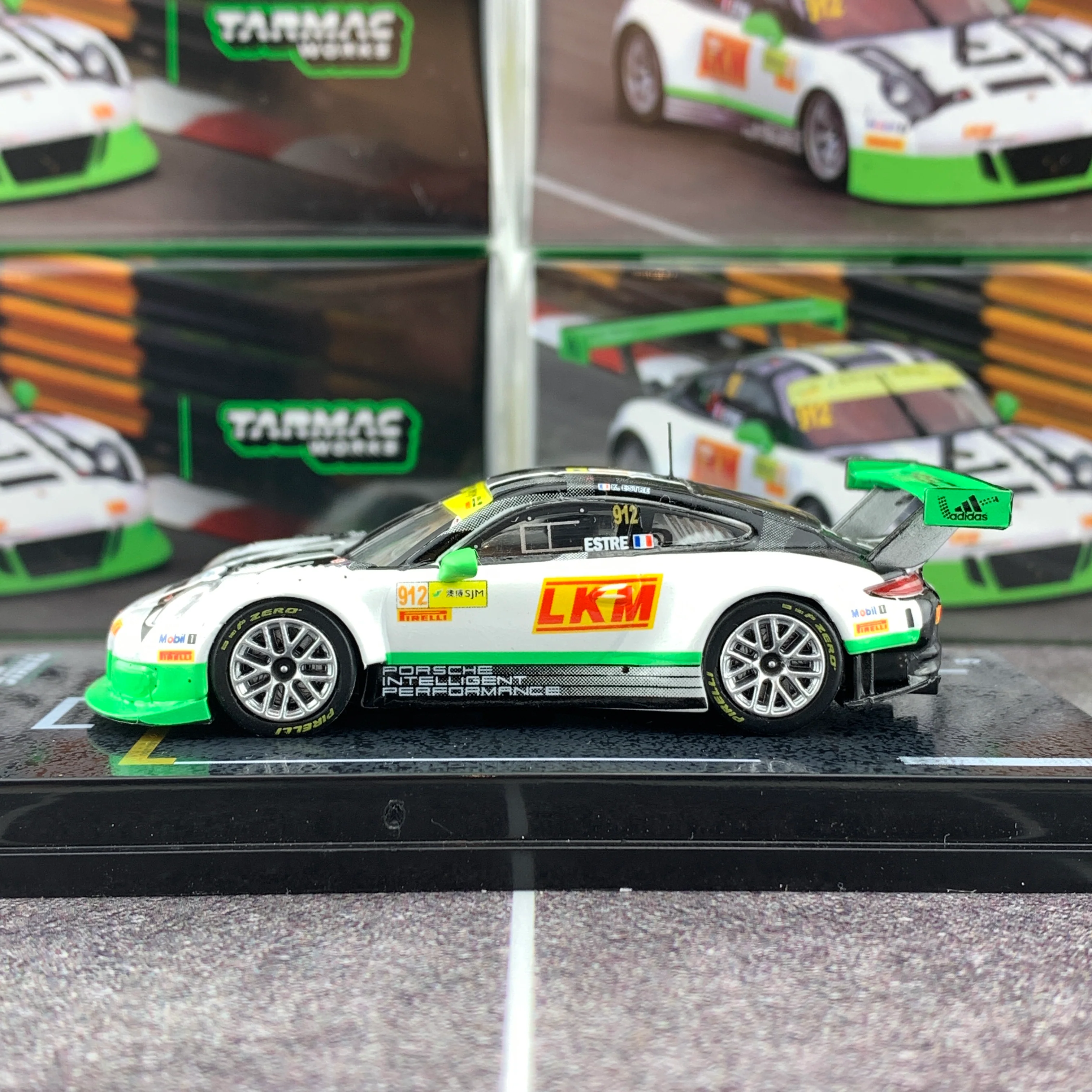 Tarmac Works 1/64 Porsche 911 GT3 R Macau GT Cup FIA GT World Cup 2016 2nd Place Kevin Estre T64-032-16MGP912 - Image 2