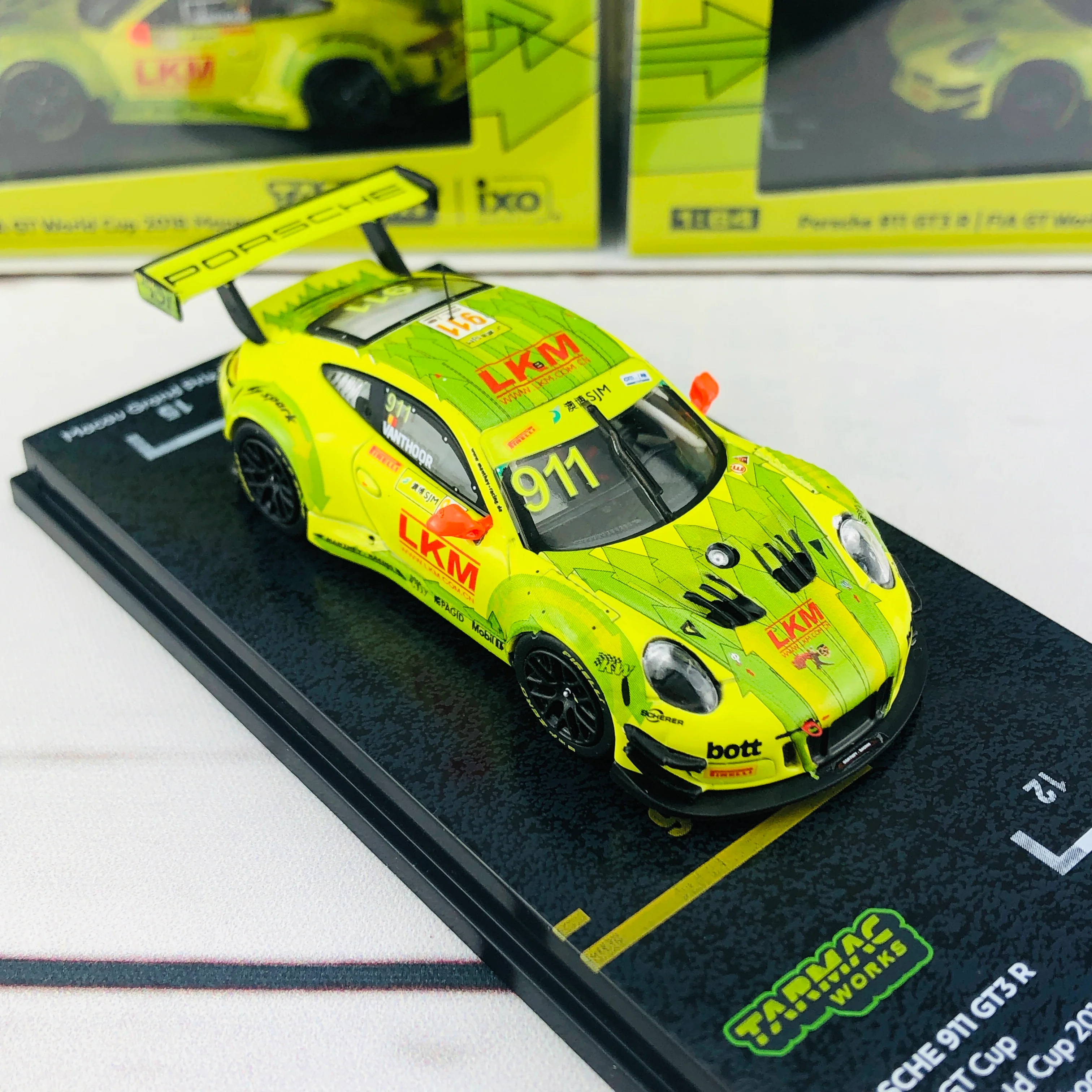 Tarmac Works 1/64 Porsche 911 GT3 R Macau GT Cup FIA GT World Cup 2018 Laurens Vanthoor T64-032-18MGP911 - Image 6