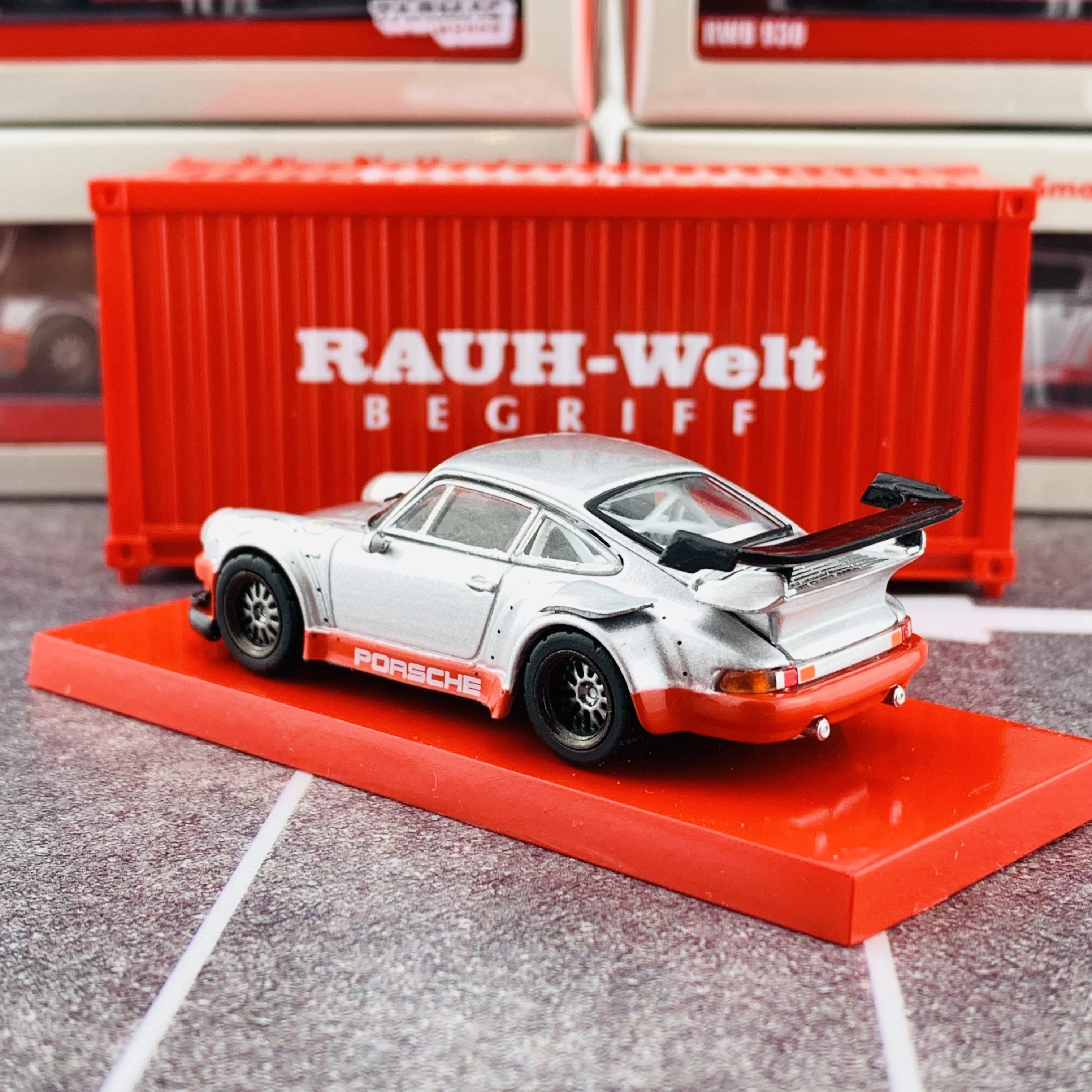 Tarmac Works 1/64 RWB 930 China Special Edition with Container T64-015-CN - Image 3