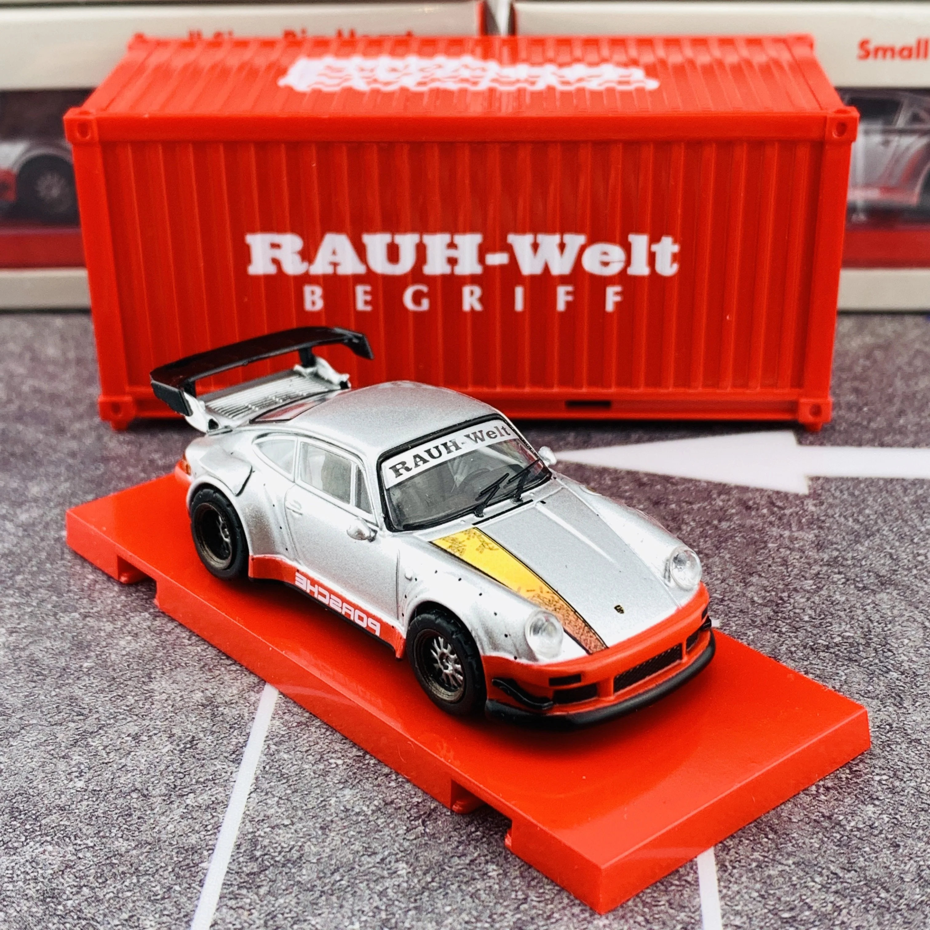 Tarmac Works 1/64 RWB 930 China Special Edition with Container T64-015-CN - Image 4