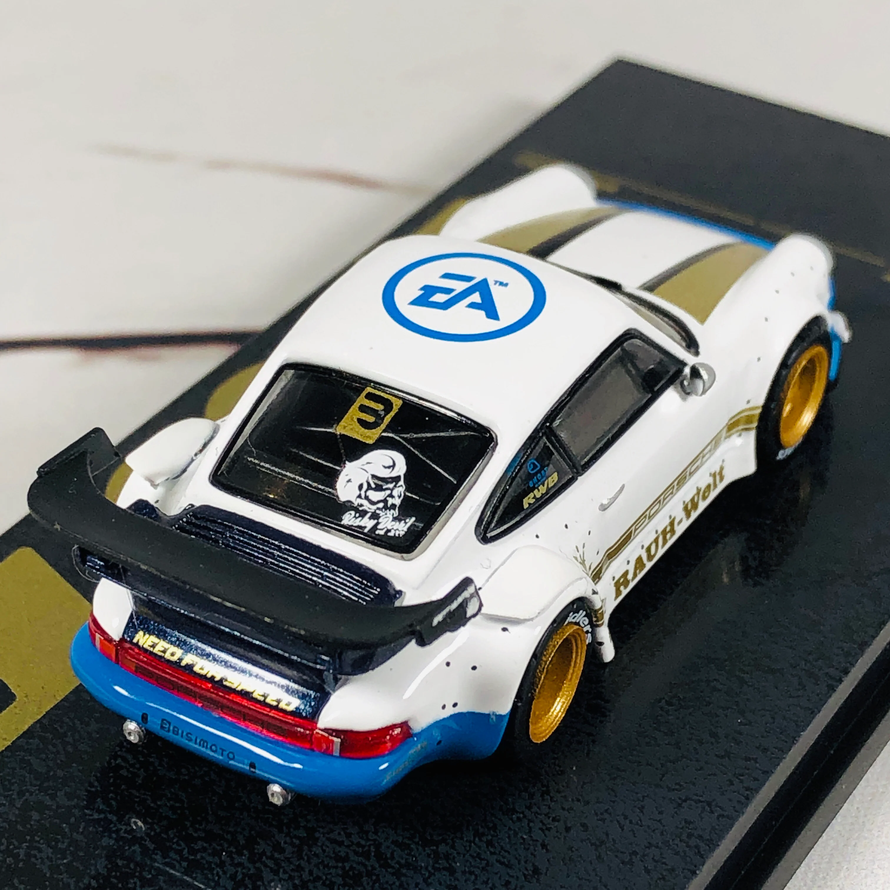 Tarmac Works 1/64 RWB 930 WHITE "NEED FOR SPEED" - Image 7