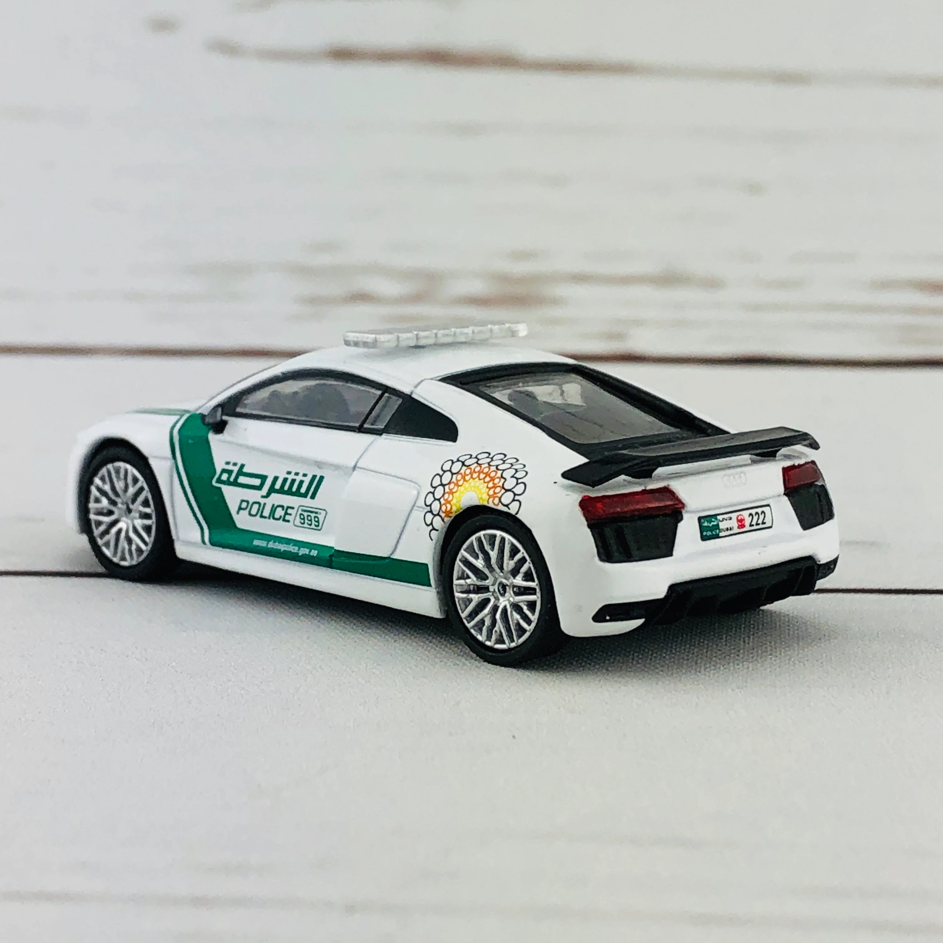 Tarmac Works GLOBAL64 1/64 Audi R8 V10 Plus - Dubai Police - Image 5
