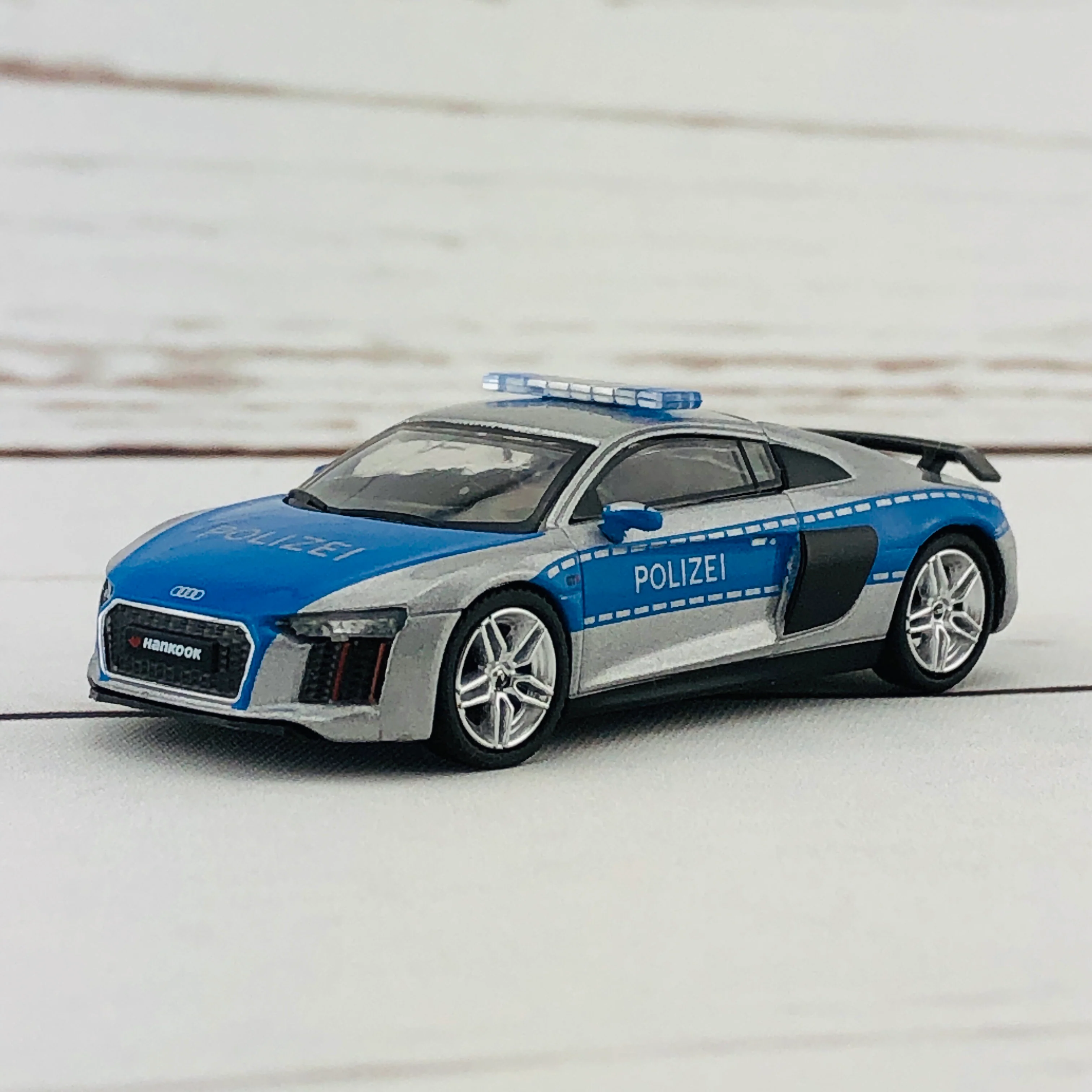 Tarmac Works GLOBAL64 1/64 Audi R8 V10 Plus - German Polizei - Image 3
