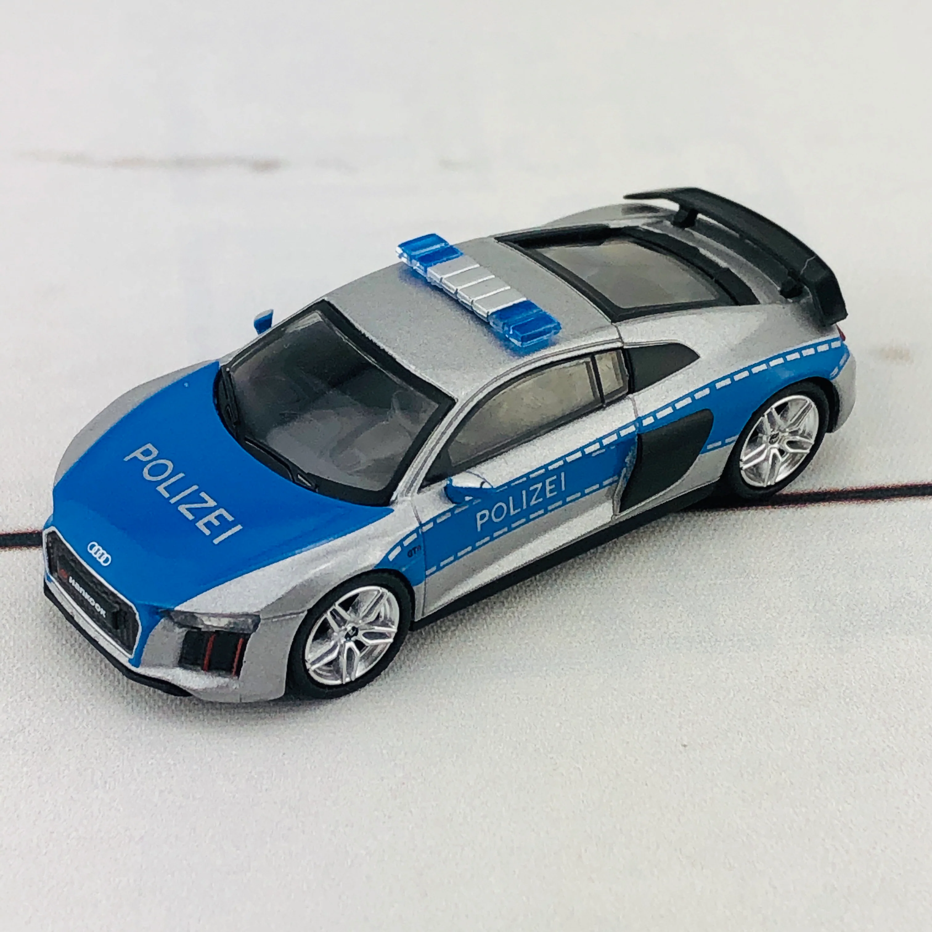 Tarmac Works GLOBAL64 1/64 Audi R8 V10 Plus - German Polizei - Image 4