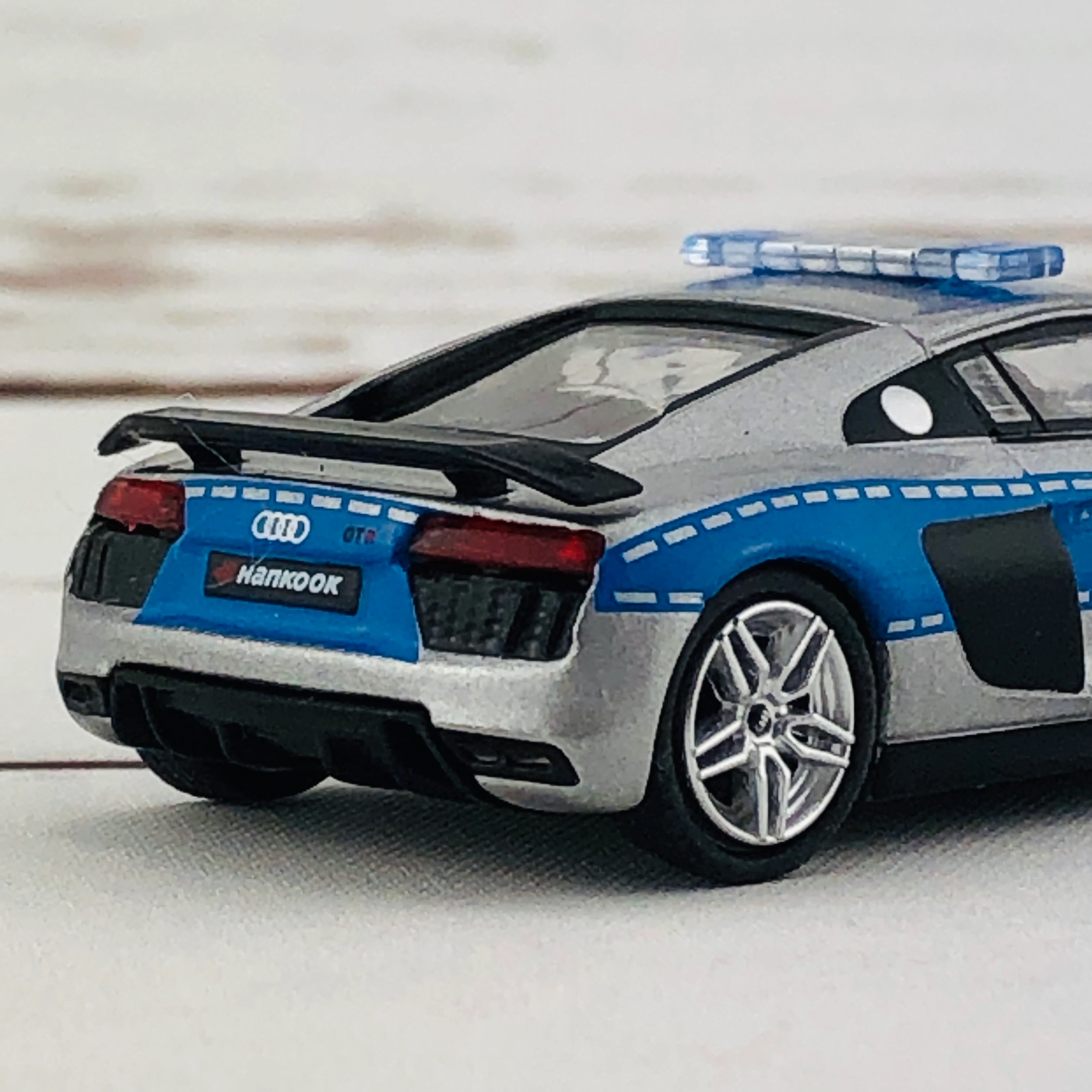 Tarmac Works GLOBAL64 1/64 Audi R8 V10 Plus - German Polizei - Image 6