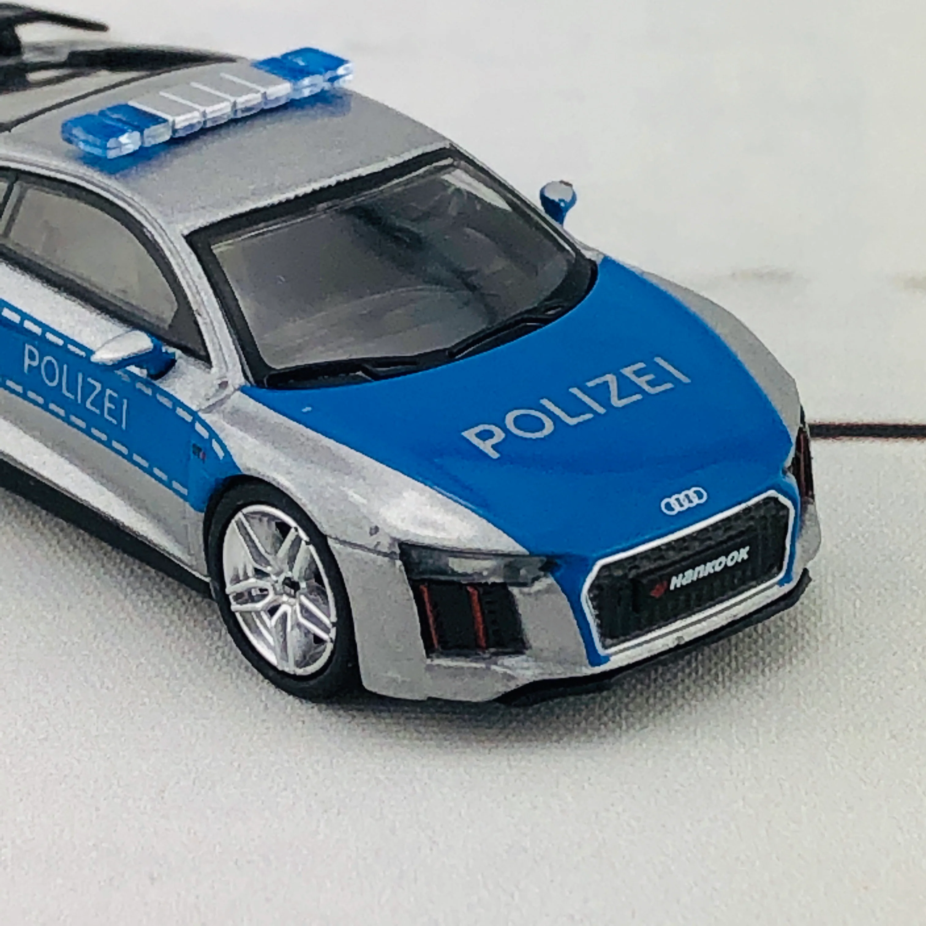 Tarmac Works GLOBAL64 1/64 Audi R8 V10 Plus - German Polizei - Image 8
