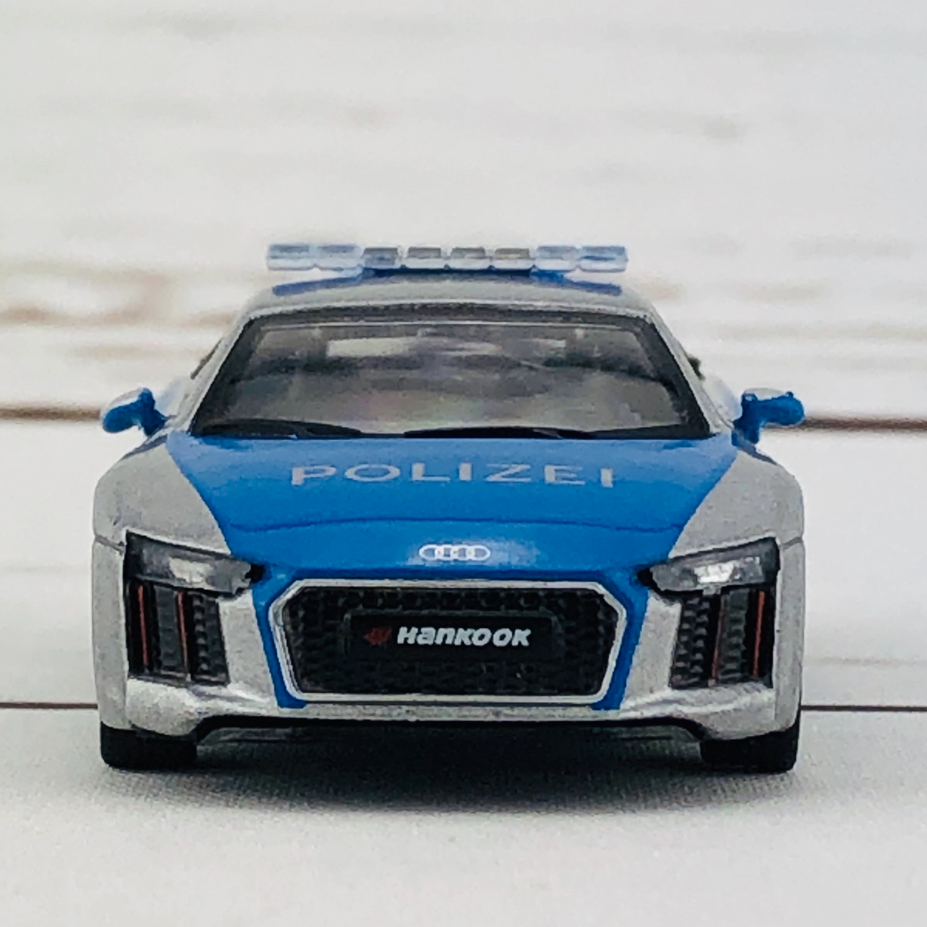 Tarmac Works GLOBAL64 1/64 Audi R8 V10 Plus - German Polizei - Image 9