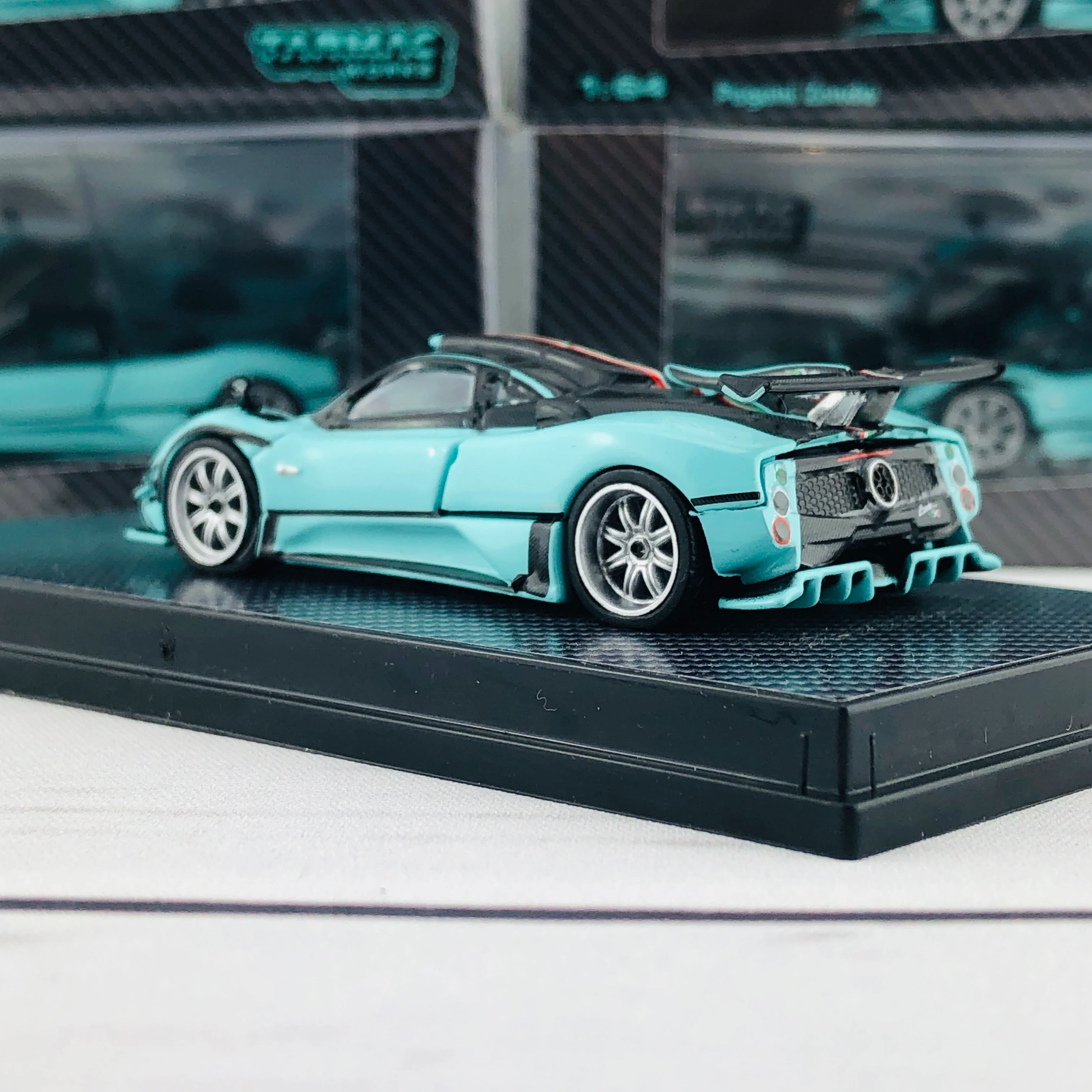 Tarmac Works GLOBAL64 Carbon Edition 1/64 Pagani Zonda T64G-006-RSJX - Image 5