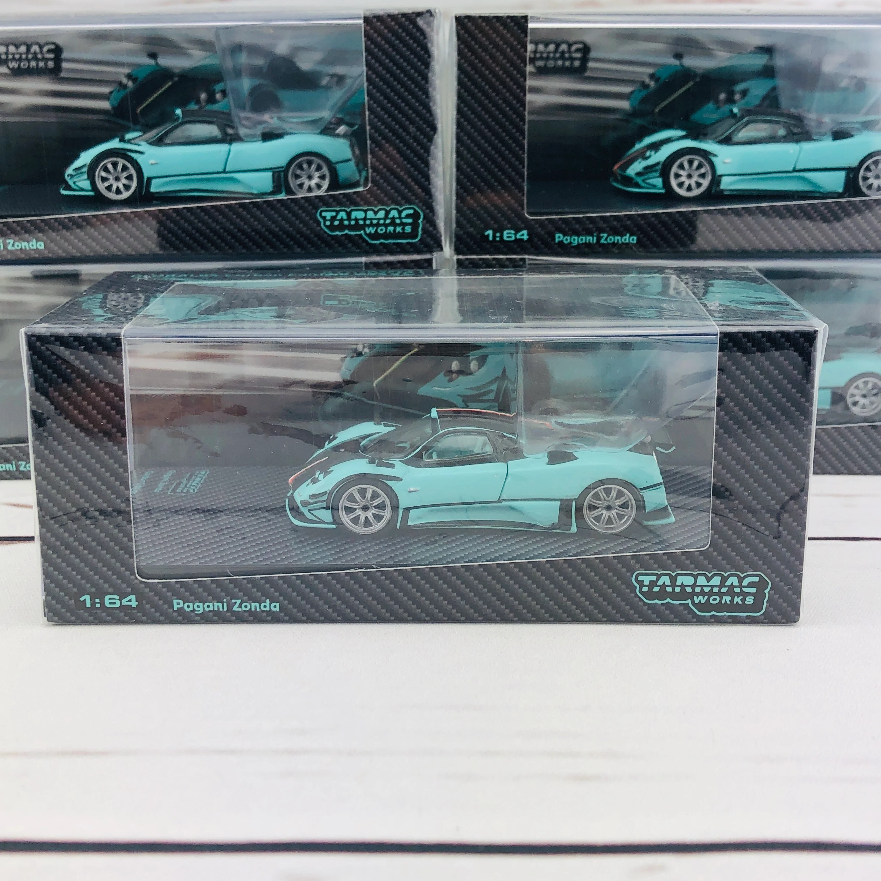 Tarmac Works GLOBAL64 Carbon Edition 1/64 Pagani Zonda T64G-006-RSJX - Image 9