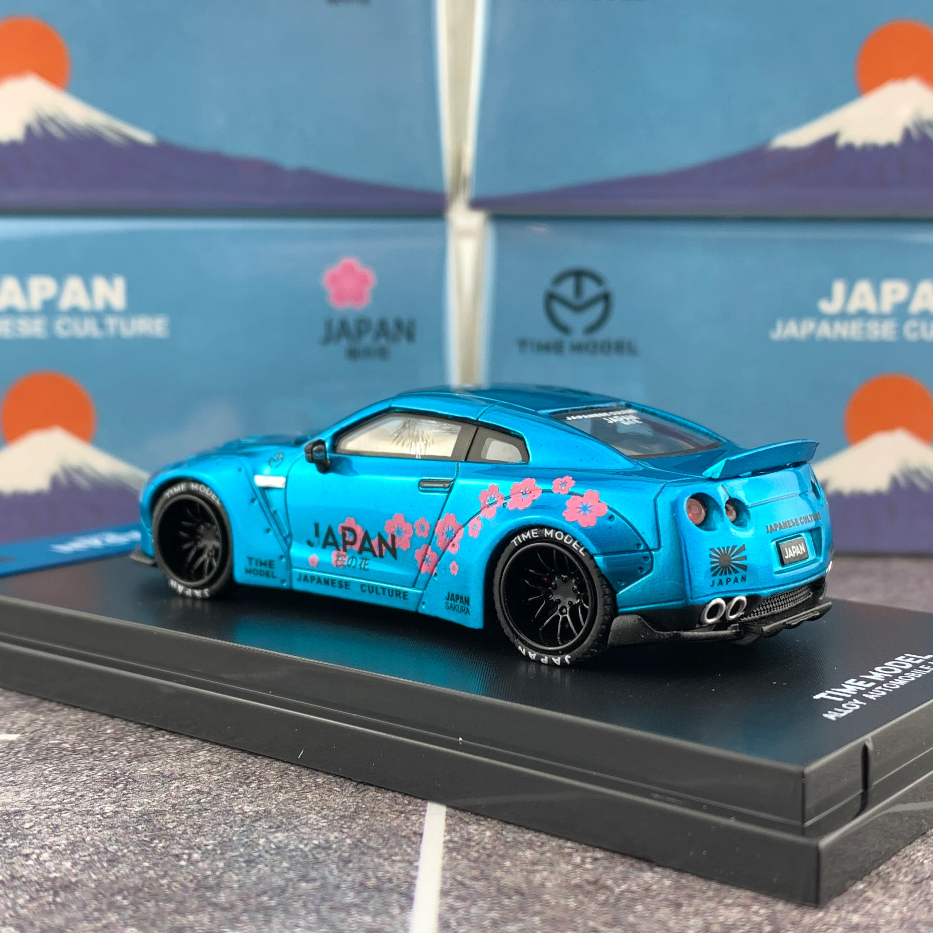 TIME MODEL 1/64 Japanese Culture Sukura GTR R35 with Ducktail Wing - Image 4
