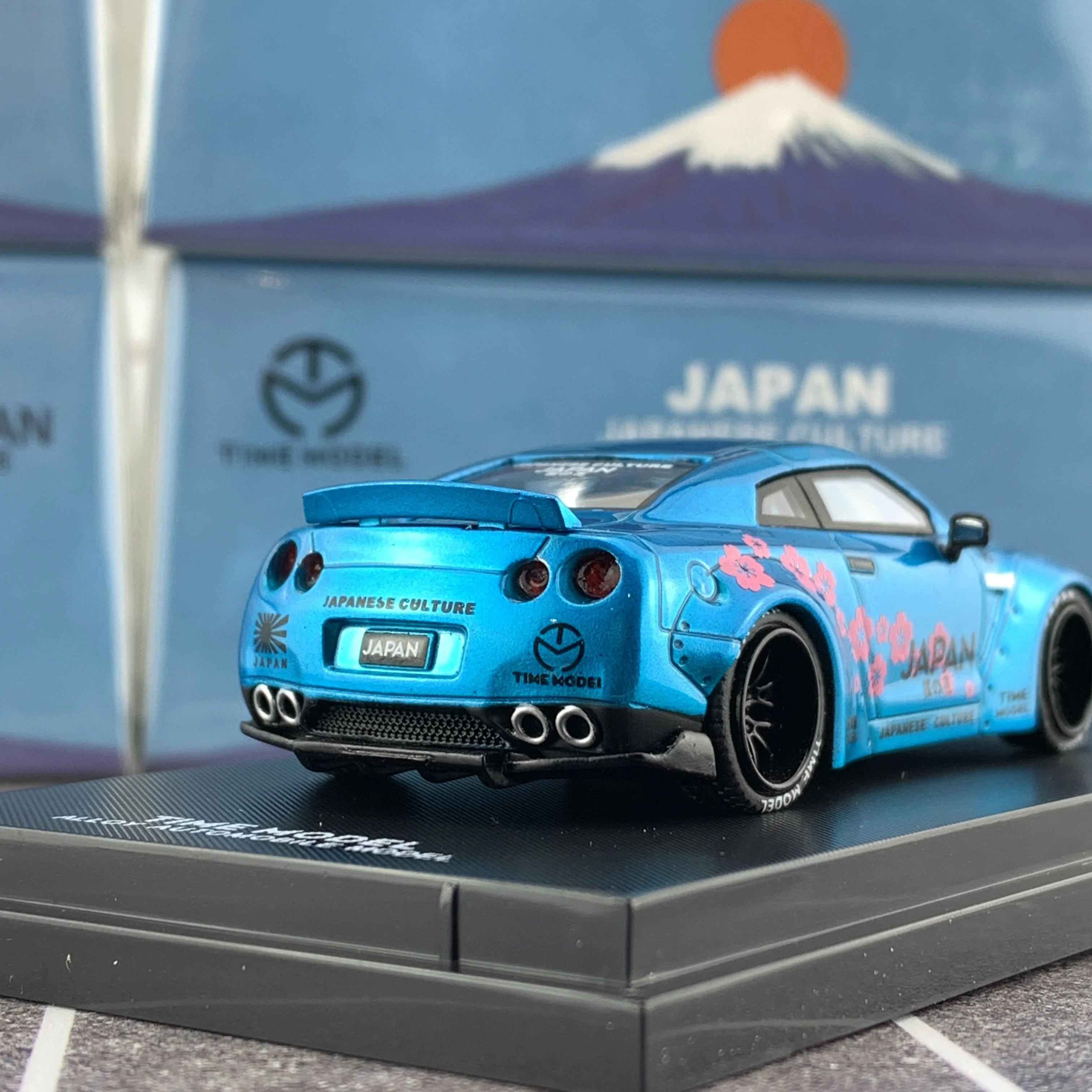 TIME MODEL 1/64 Japanese Culture Sukura GTR R35 with Ducktail Wing - Image 5