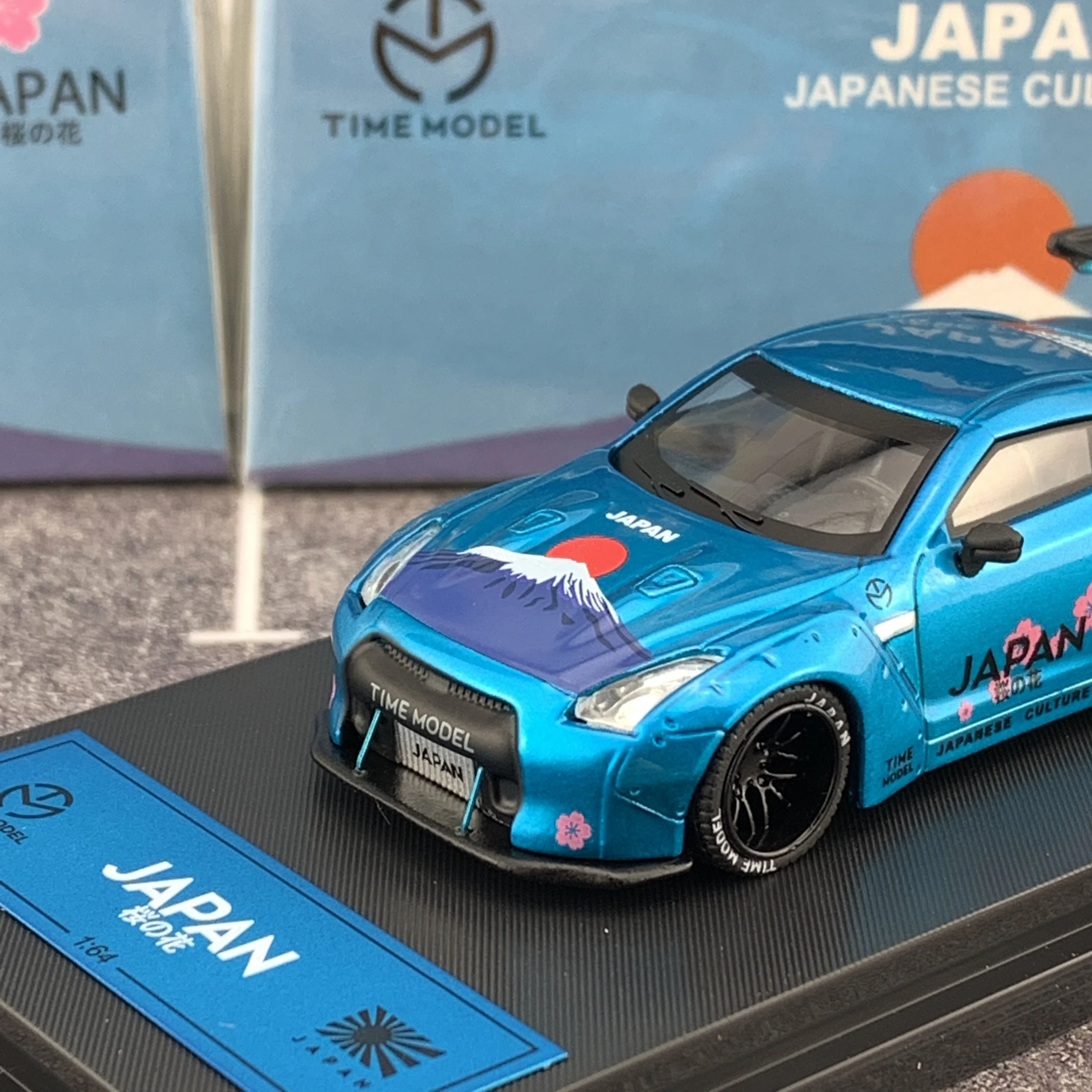 TIME MODEL 1/64 Japanese Culture Sukura GTR R35 with High Wing - Image 4