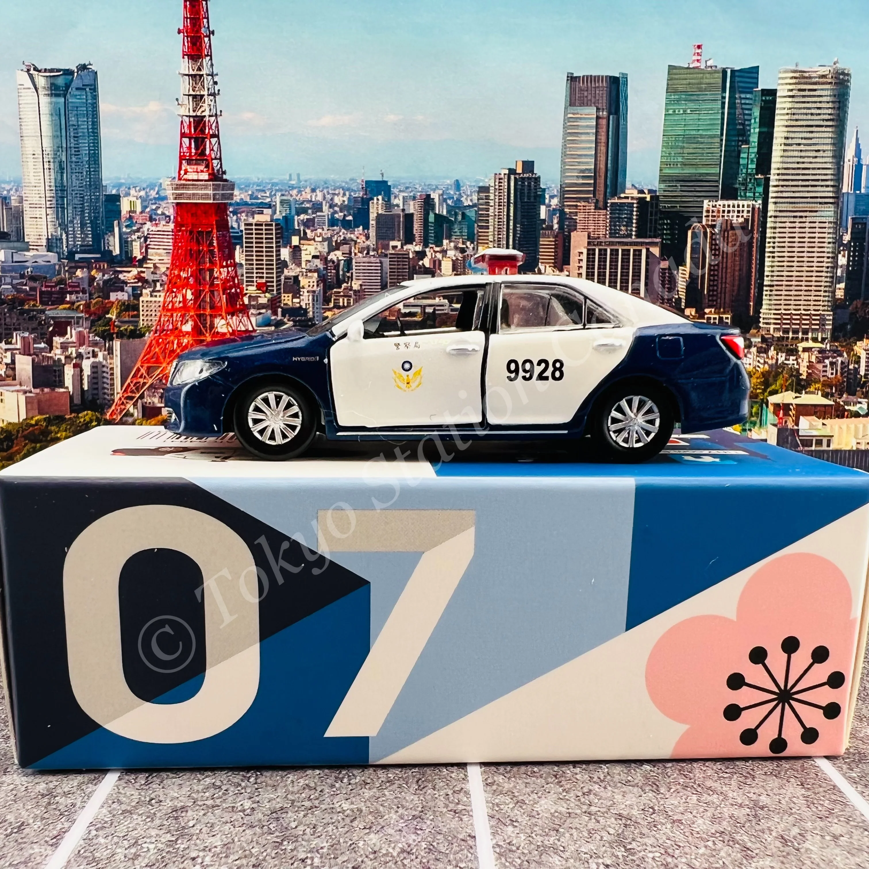 TINY 微影 TW07 Toyota Camry 2011 Taiwan Police Bureau ATC64841 - Image 2