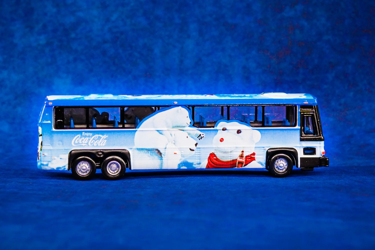 TINY 微影 1/110 96A3 Single Deck Bus "COCA COLA Polar Bear" COKE113 - Image 2