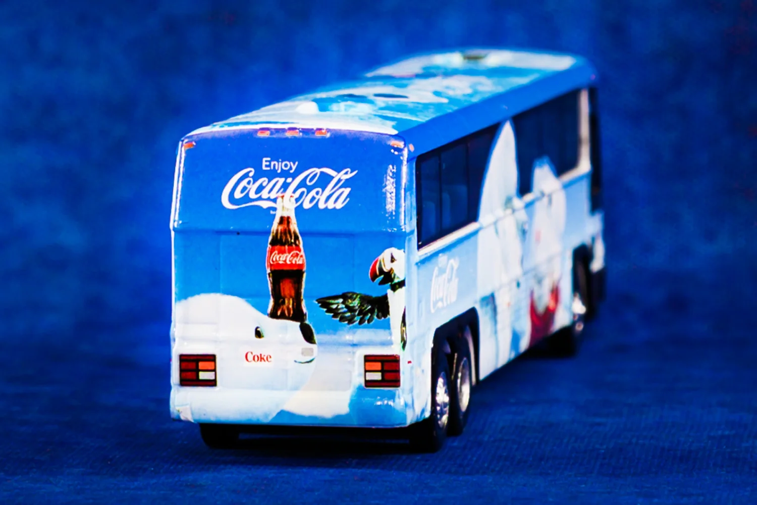 TINY 微影 1/110 96A3 Single Deck Bus "COCA COLA Polar Bear" COKE113 - Image 3