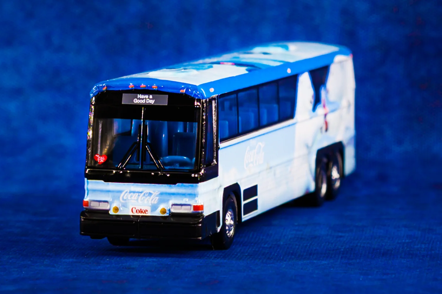 TINY 微影 1/110 96A3 Single Deck Bus "COCA COLA Polar Bear" COKE113 - Image 4