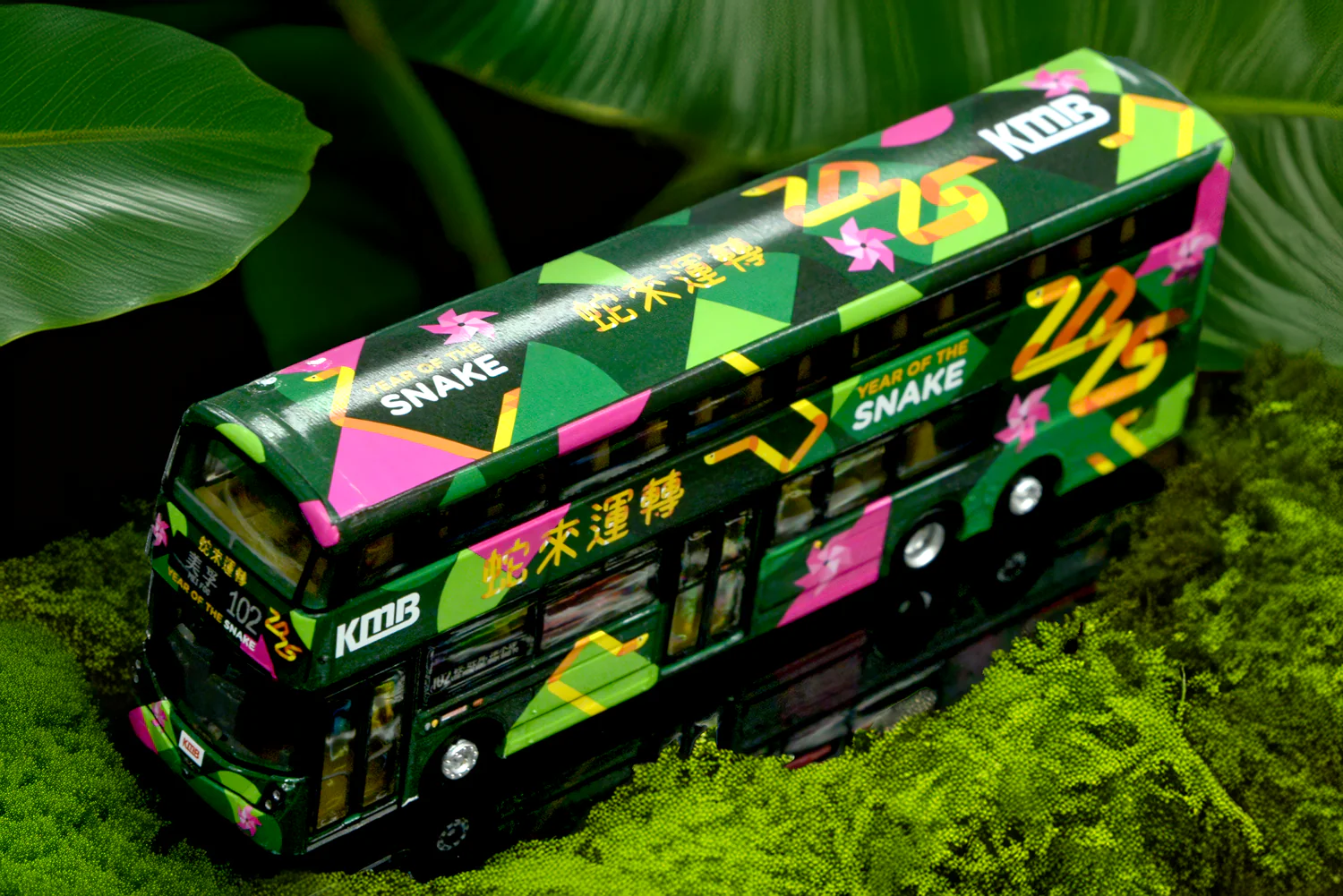 TINY 微影 1/110 KMB VOLVO B8L 12.8M Year of the Snake 2025 KMB2025080 - Image 2