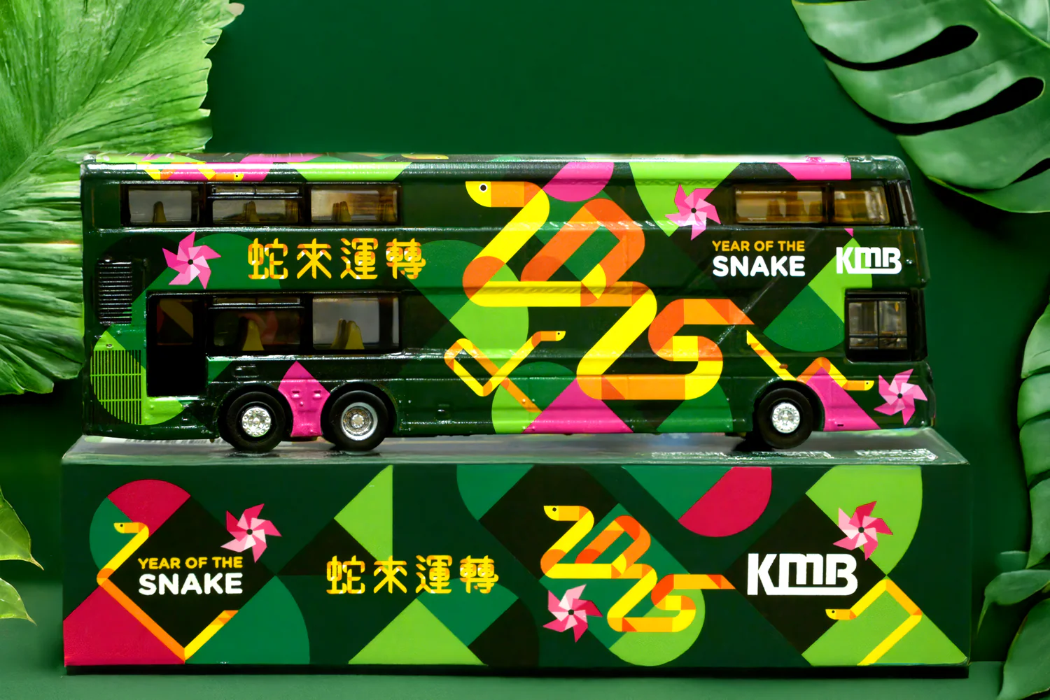 TINY 微影 1/110 KMB VOLVO B8L 12.8M Year of the Snake 2025 KMB2025080 - Image 5