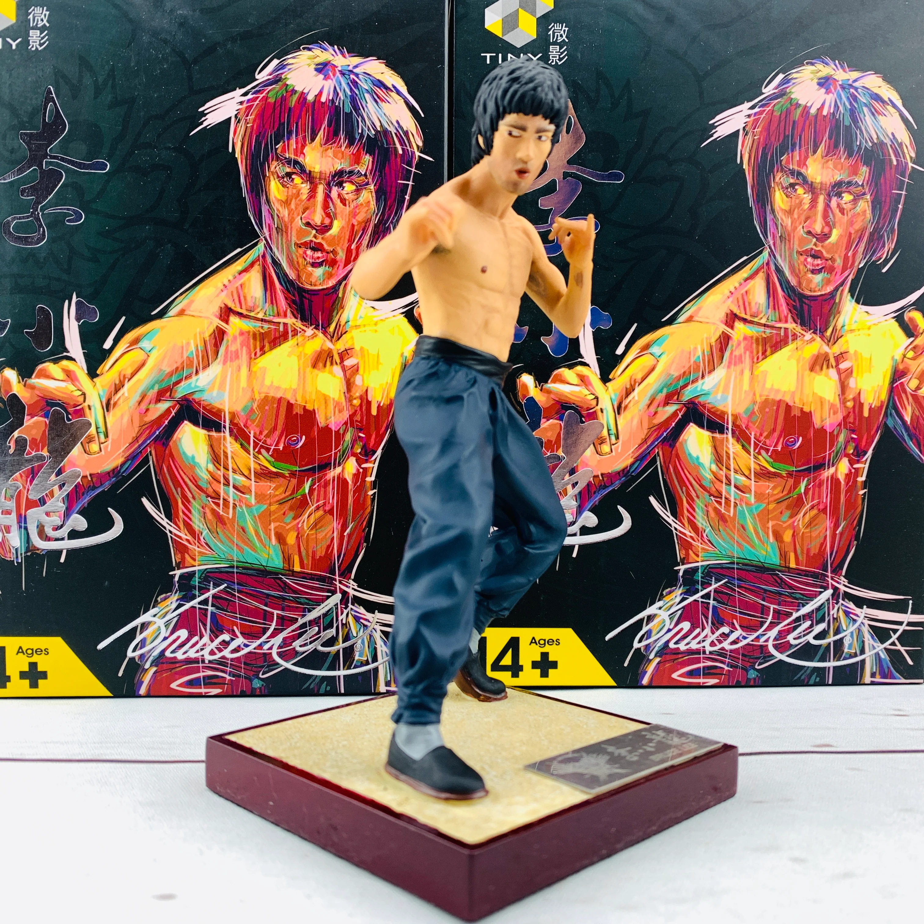 Tiny 微影  1/12 Bruce Lee Resin Figure 李小龍 擺手 (Bruce Lee 80th Anniversary) ATRF12003 - Image 2