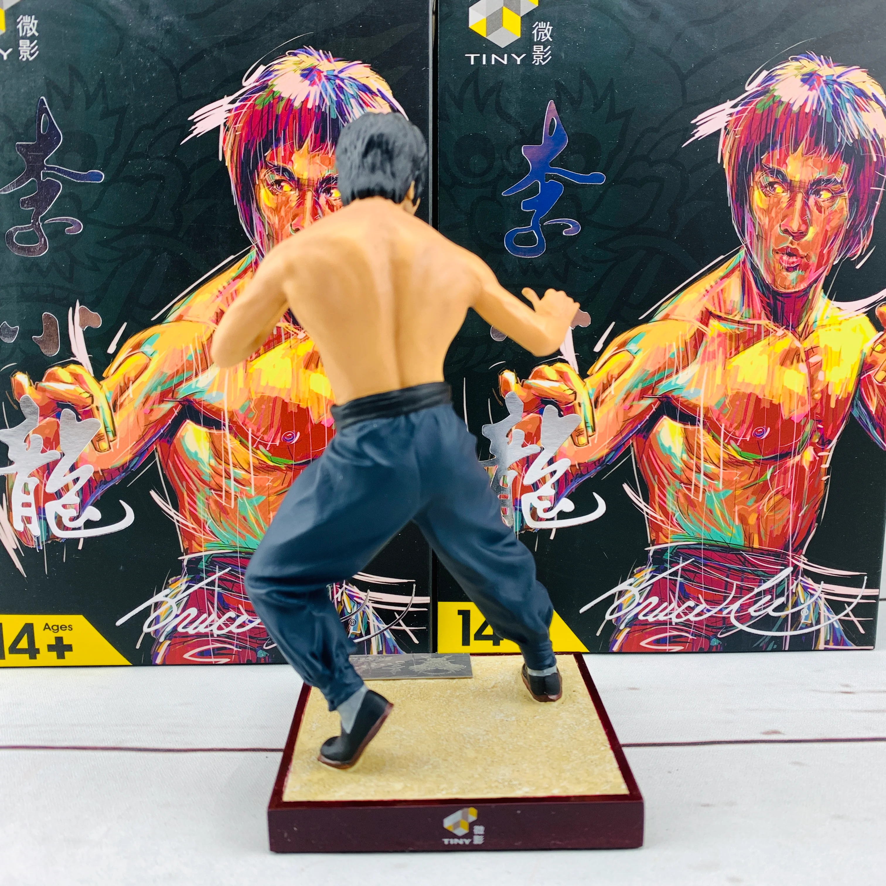 Tiny 微影  1/12 Bruce Lee Resin Figure 李小龍 擺手 (Bruce Lee 80th Anniversary) ATRF12003 - Image 4