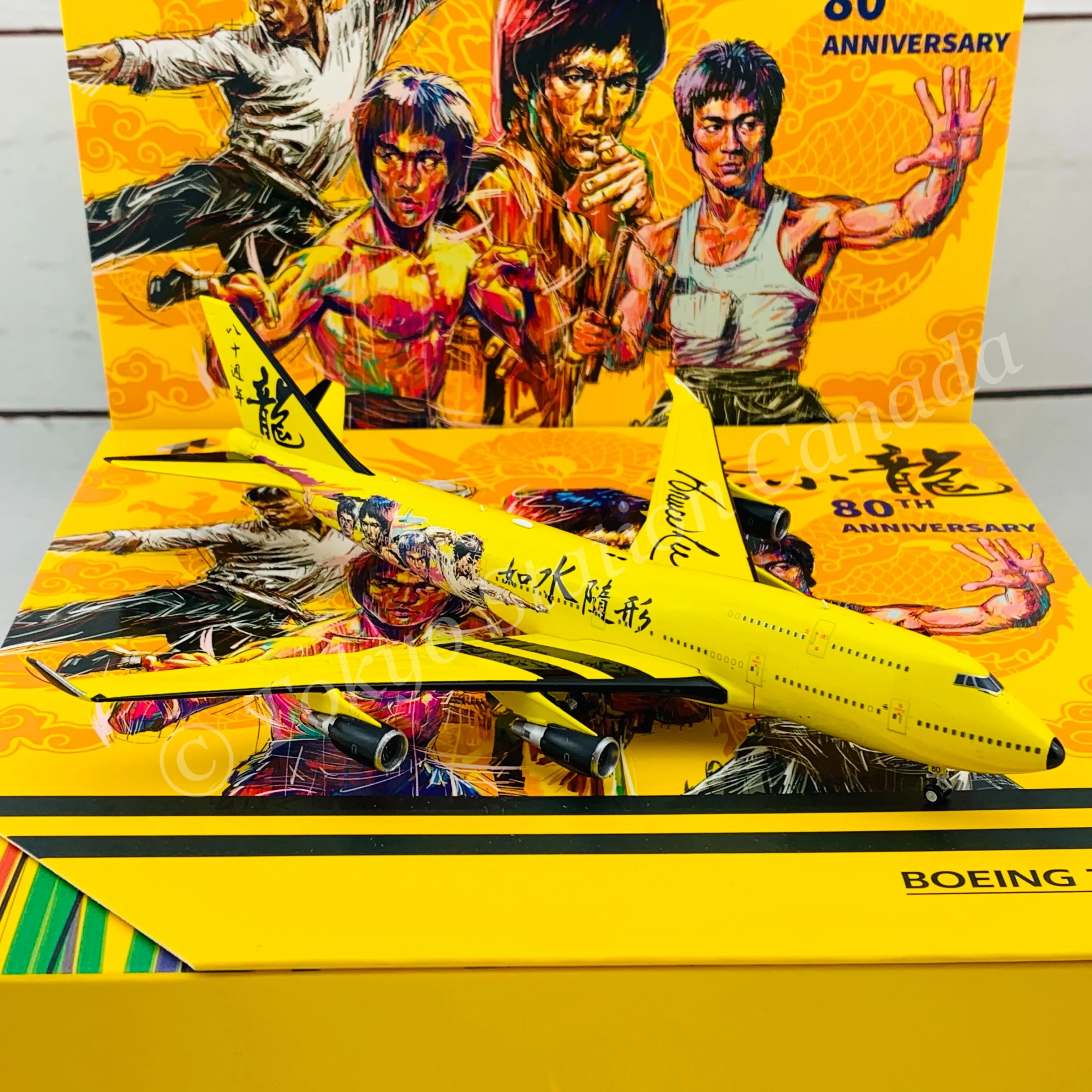 Tiny 微影 1/400 Bruce Lee 李小龍 BOEING 747-400 (Bruce Lee 80th Anniversary) ATC40009 - Image 5