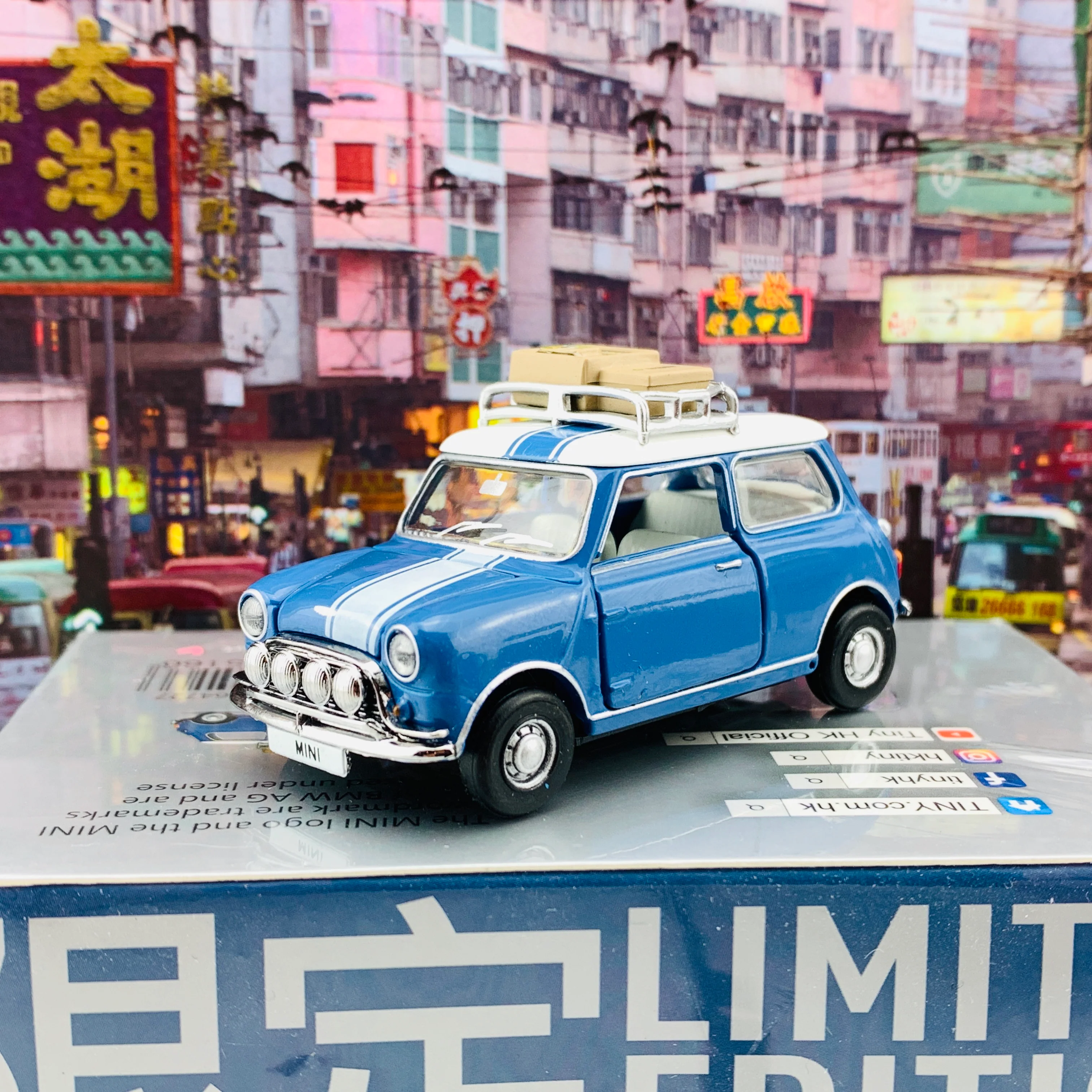 Tiny 微影 1/50 Mini Cooper MK1 Hong Kong Exhibition Limited Edition 藍色滕原再托書 [展會限定] ATC64727 - Image 2