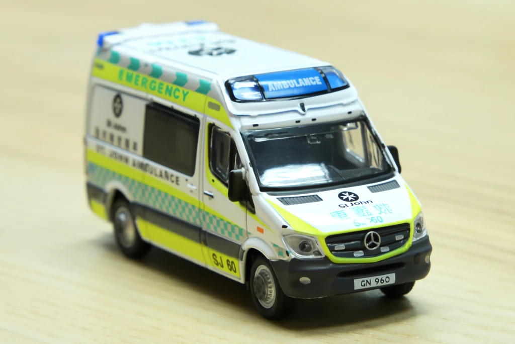 TINY 微影 1/76 166 Mercedes-Benz Sprinter Facelift St. John Ambulance (SJ60) ATC65508 - Image 4