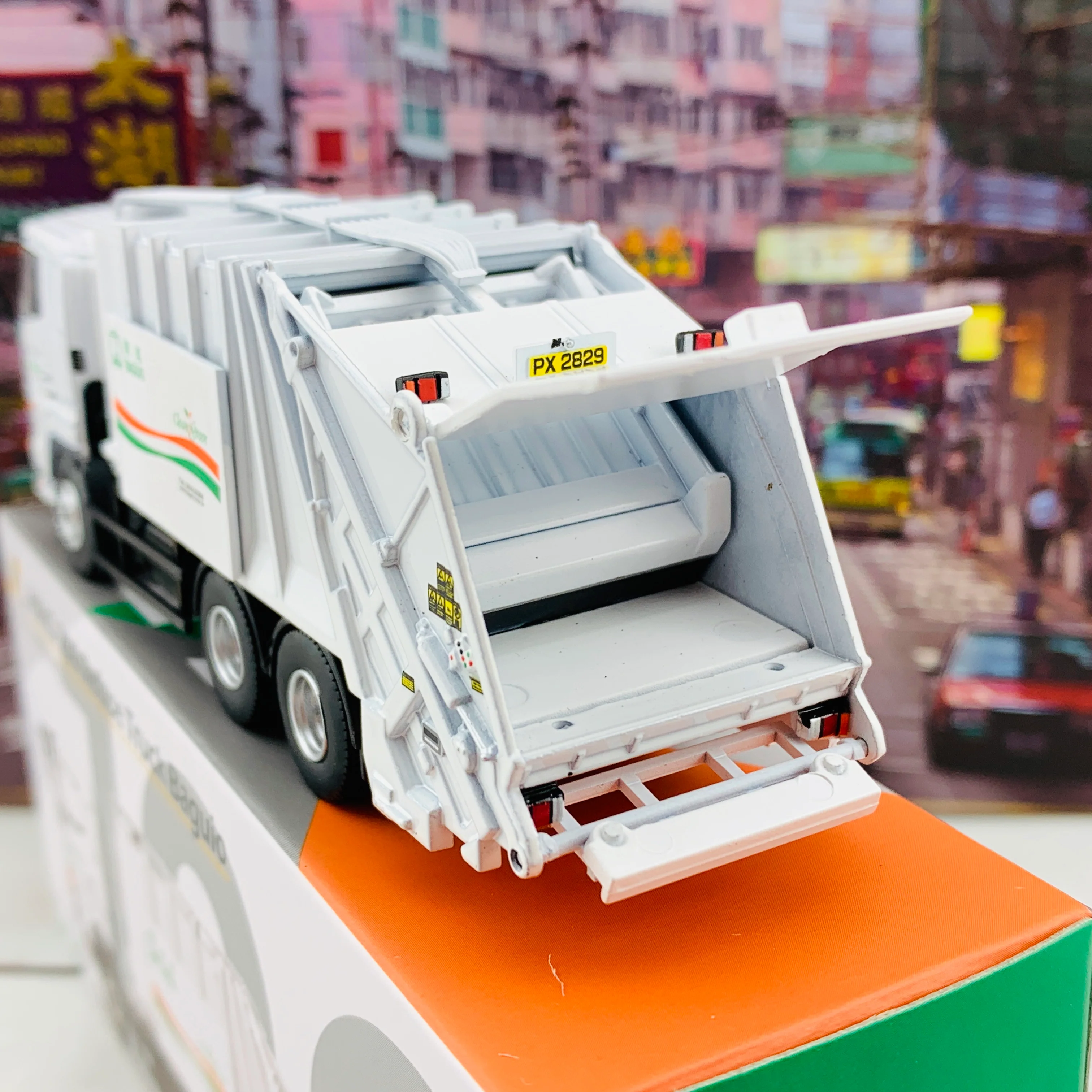 Tiny 微影 129 HINO 700 Refuse Truck Baguio 日野700垃圾車碧瑤 ATC64254 - Image 5