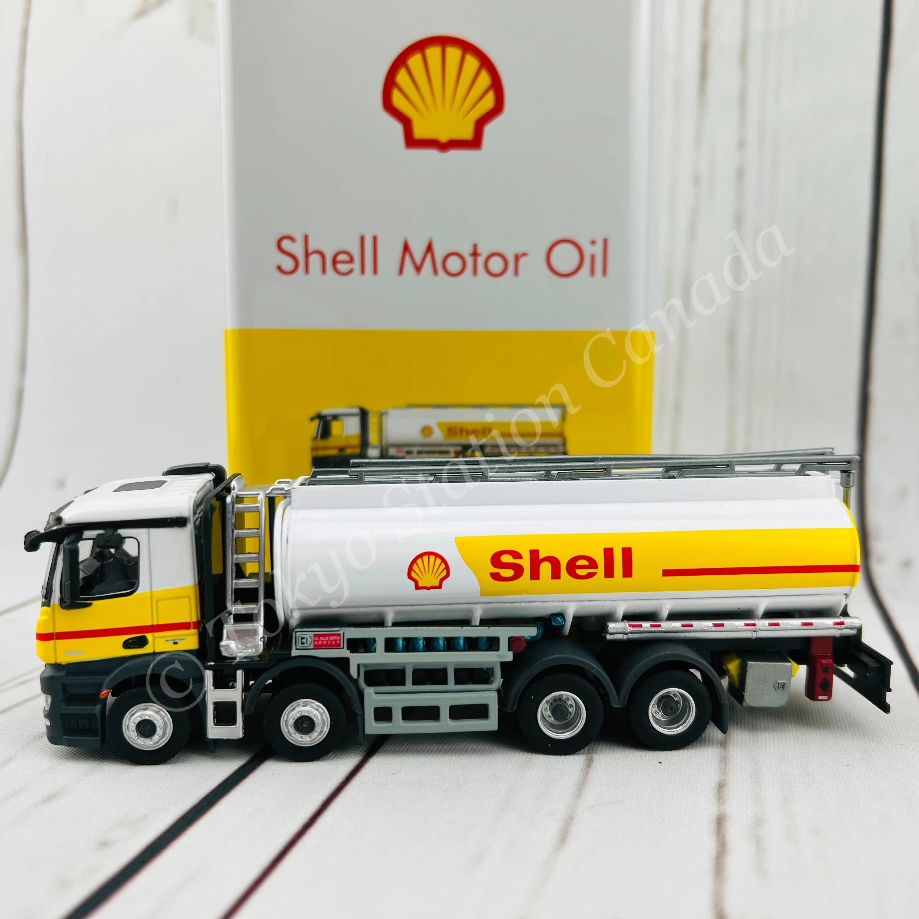 TINY 微影 1/76 Shell Oil Tanker Truck MERCEDES-BENZ Antos with Shell Motor Oil Can ATC65010 - Image 3