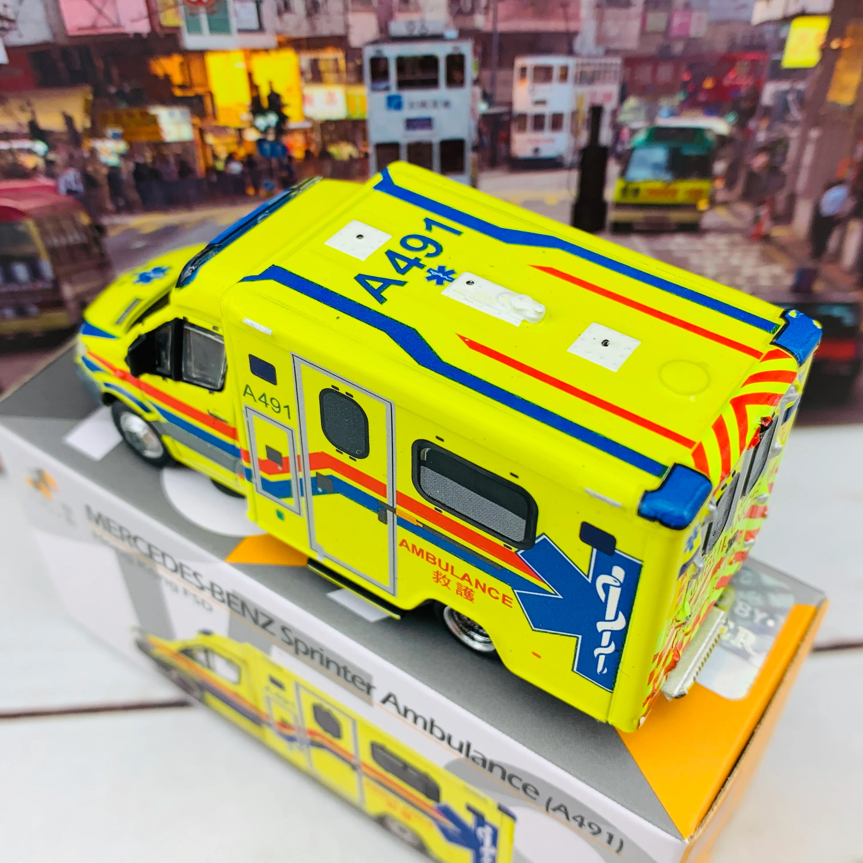 Tiny 微影 159 Mercedes Benz Sprinter Ambulance Hong Kong FSD (A491) ATC64696 - Image 5