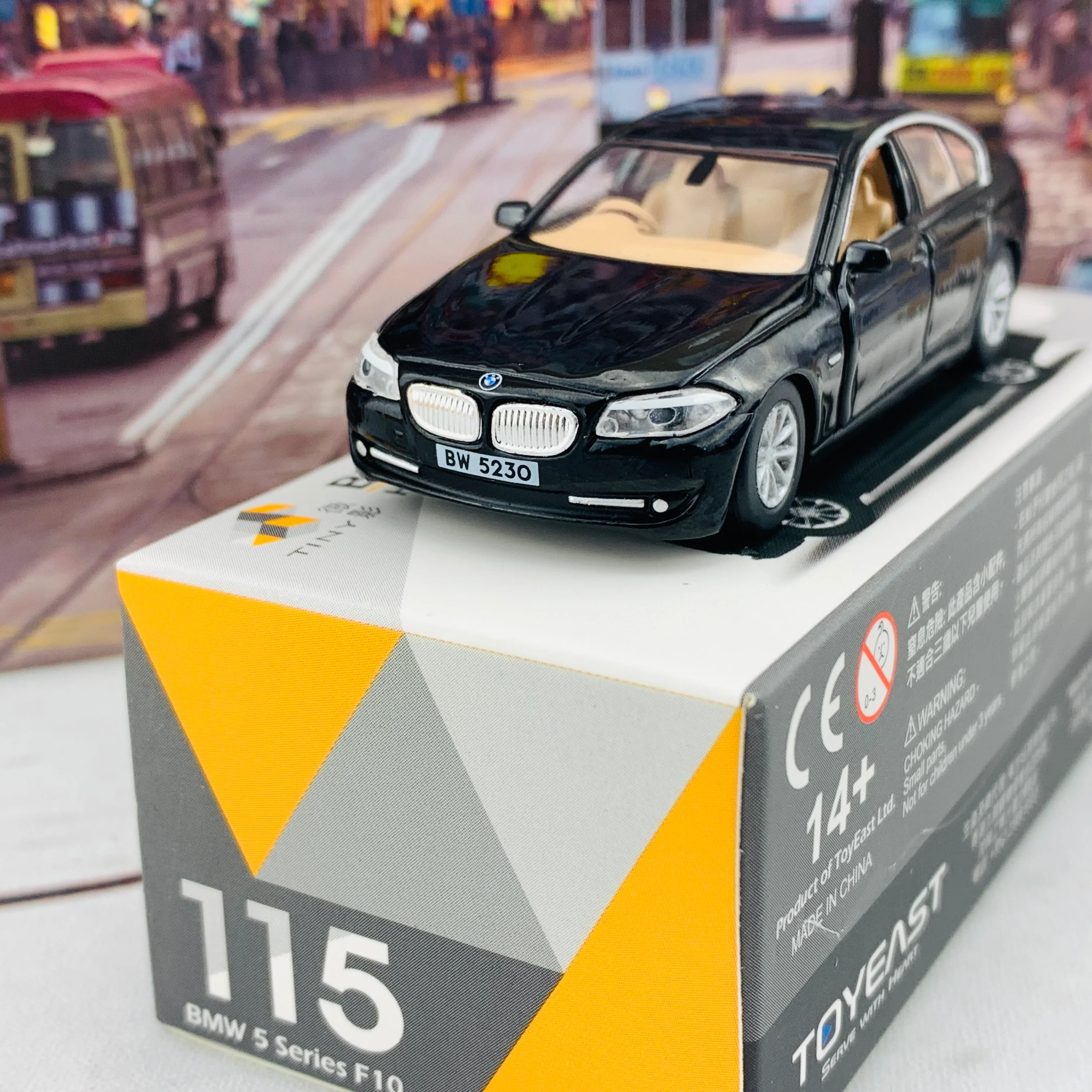 Tiny 微影 115 BMW 5 Series F10 Black ATC64518 - Image 3