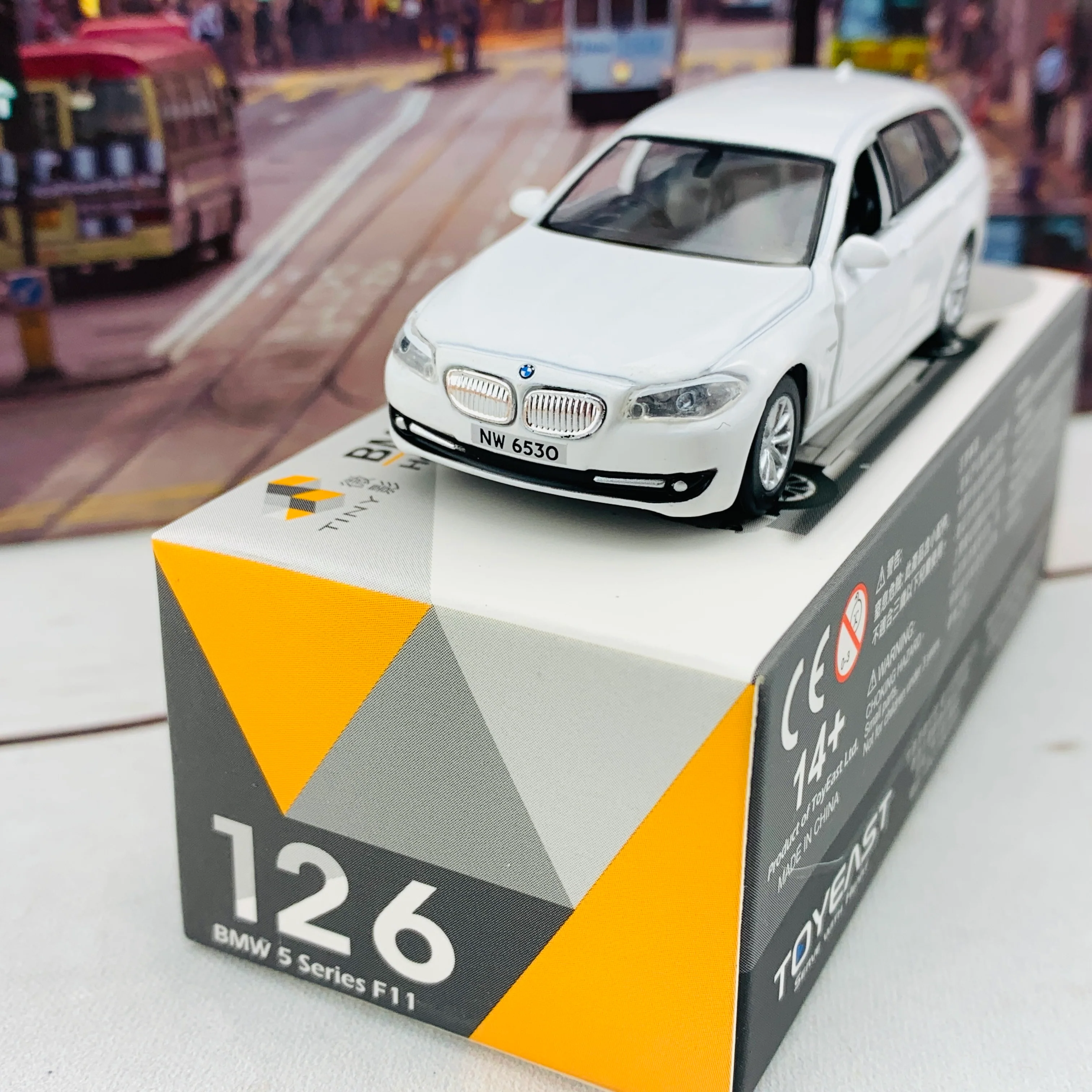 Tiny 微影 126 BMW 5 Series Wagon F11 ATC64521 - Image 3