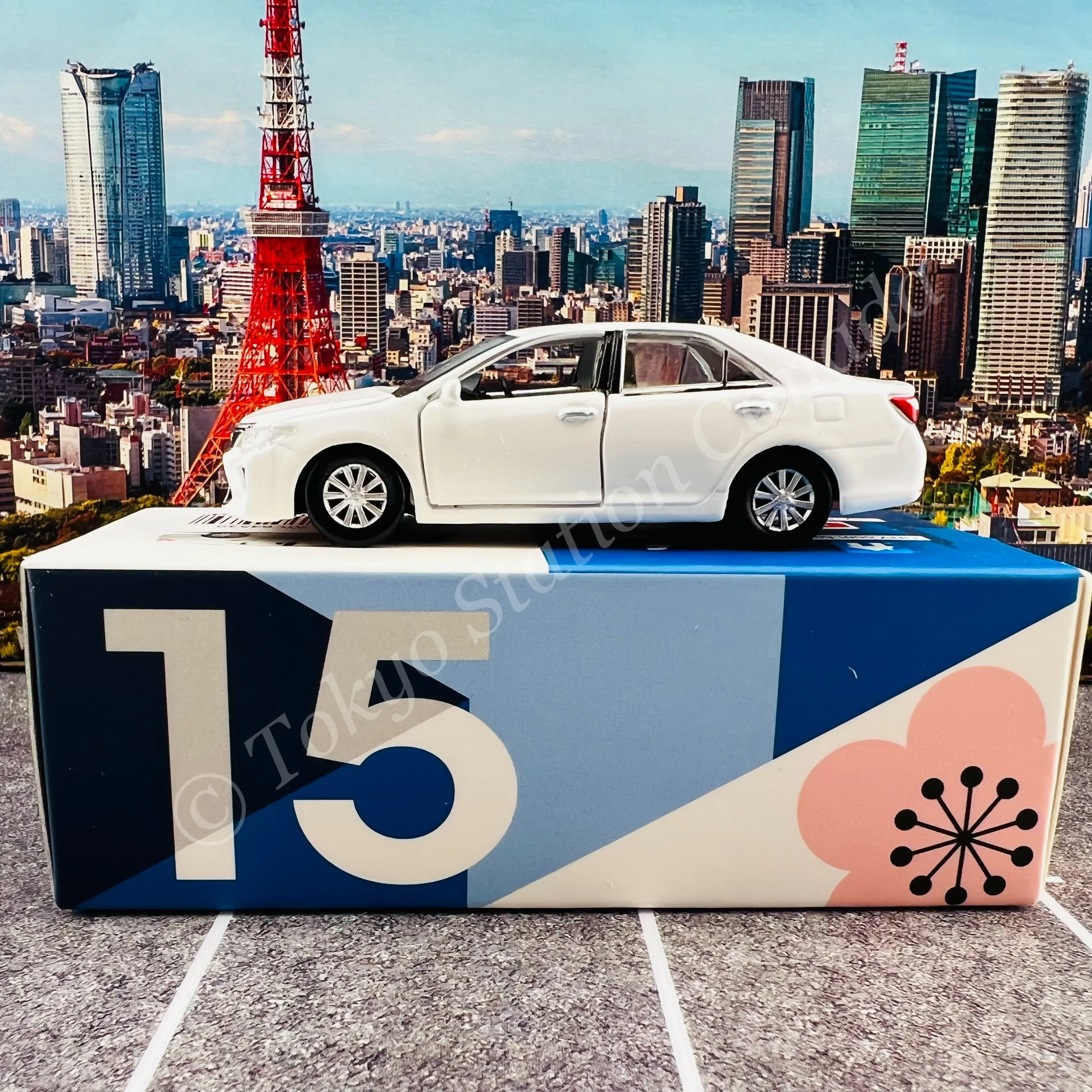 TINY 微影 TW15 Toyota Camry 2014 Taiwan ATC64539 - Image 3