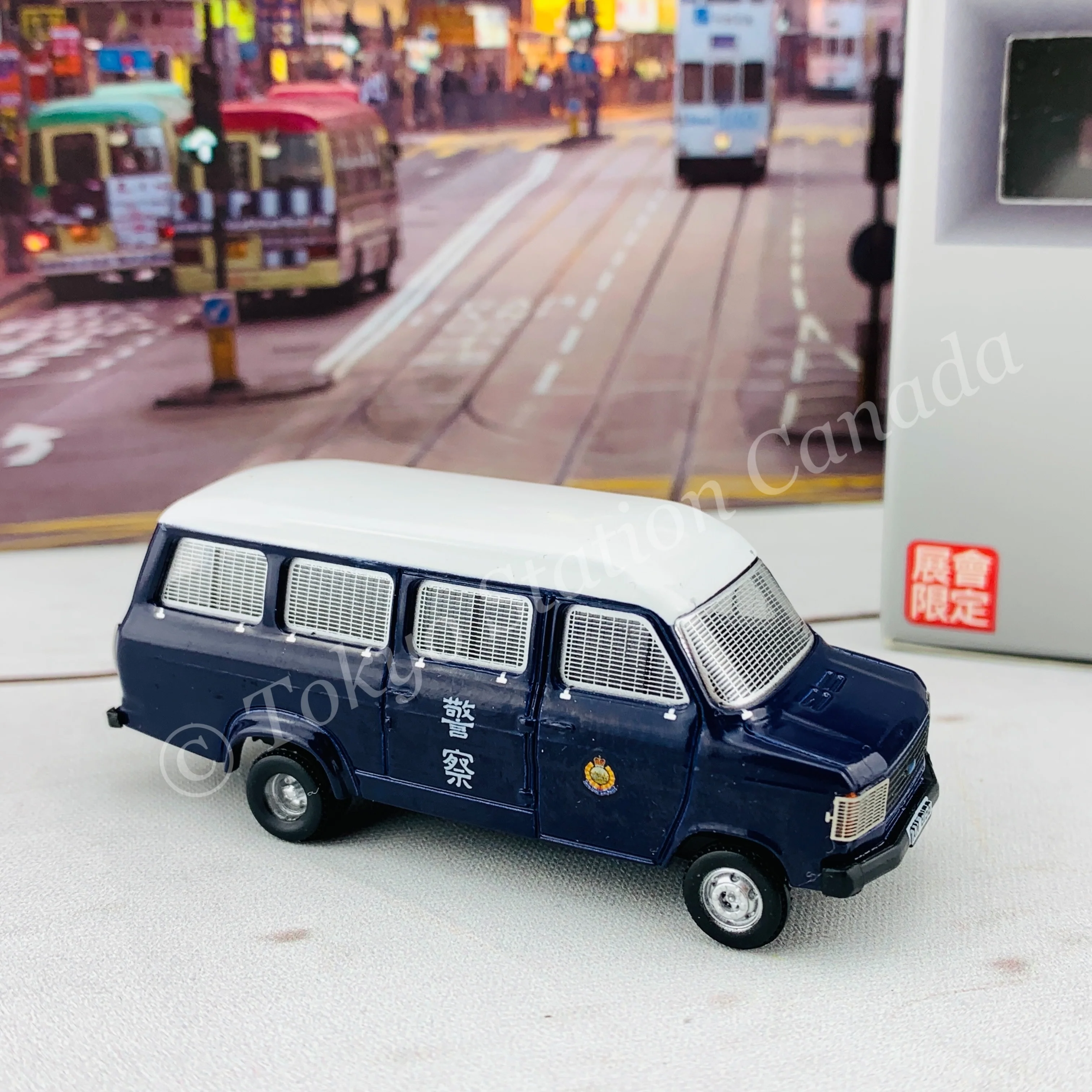 TINY 微影 1980's Police Van Royal Hong Kong Police Limited Edition 大頭福警察  (無警燈) [展會限定] ATC64871 - Image 4