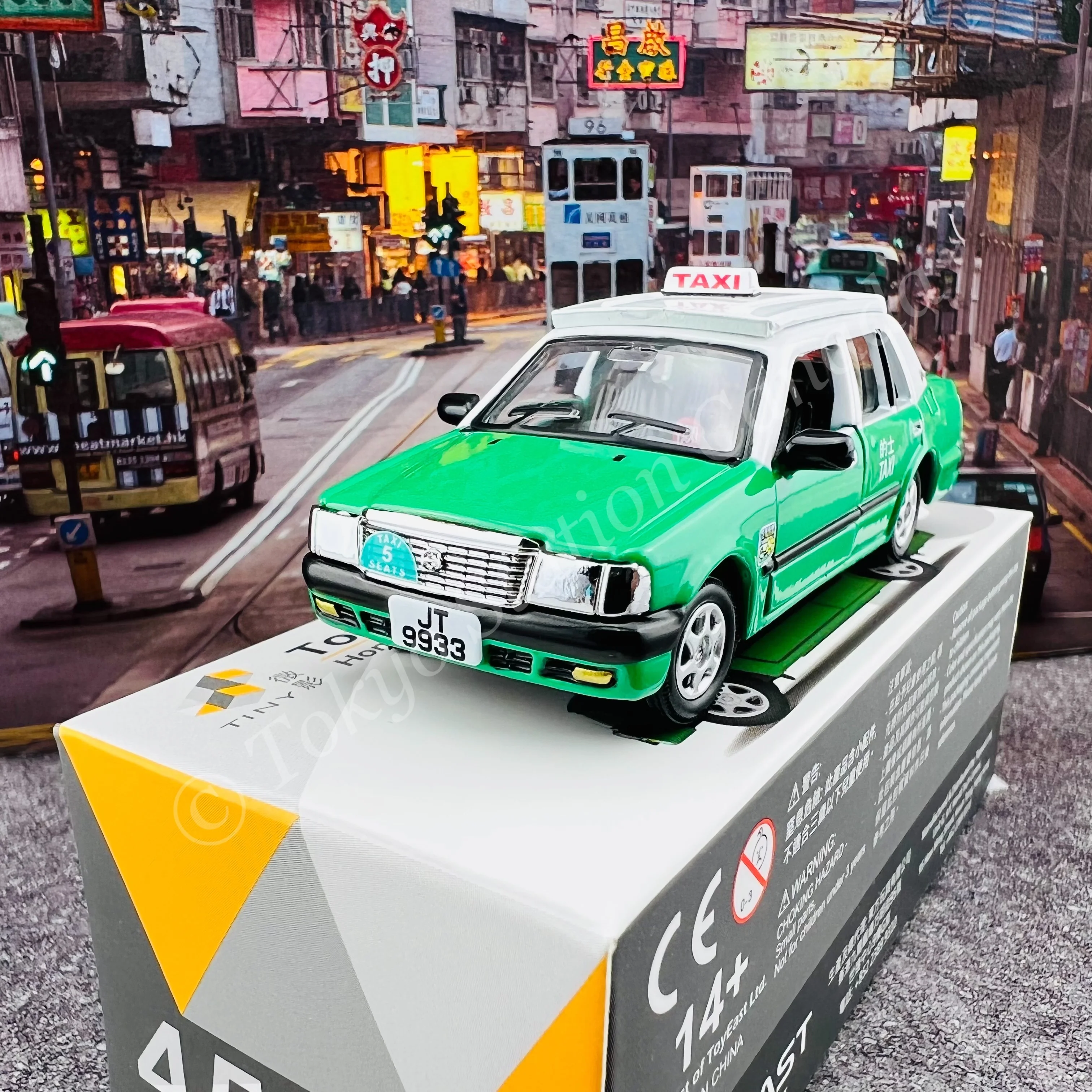 TINY 微影 45 Toyota Crown Comfort Taxi (New Territories) ATC65173 - Image 2
