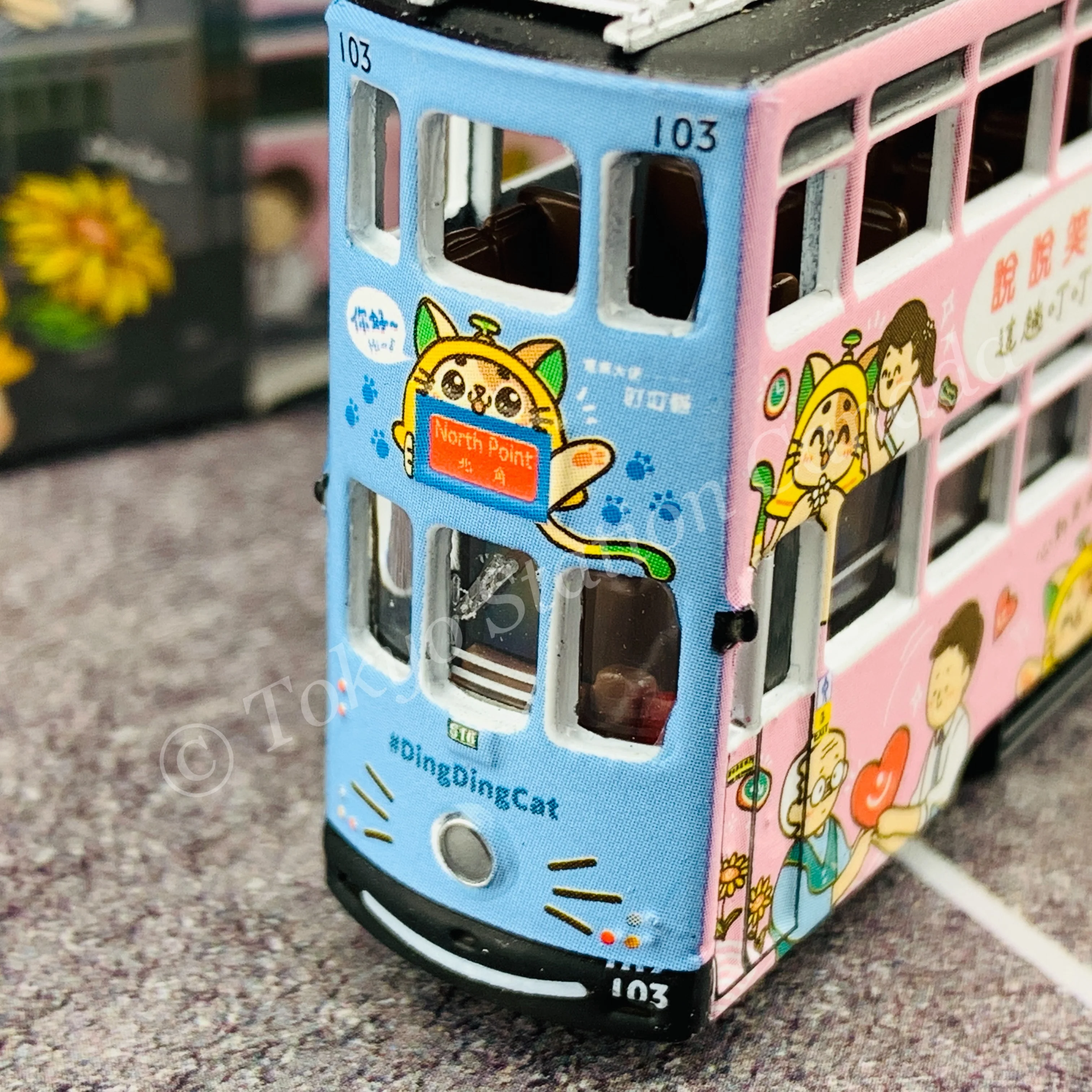 TINY 微影 52 Hong Kong Tram (6th-generation) Ding Ding Cat Light Blue/Pink ATC65222 - Image 5