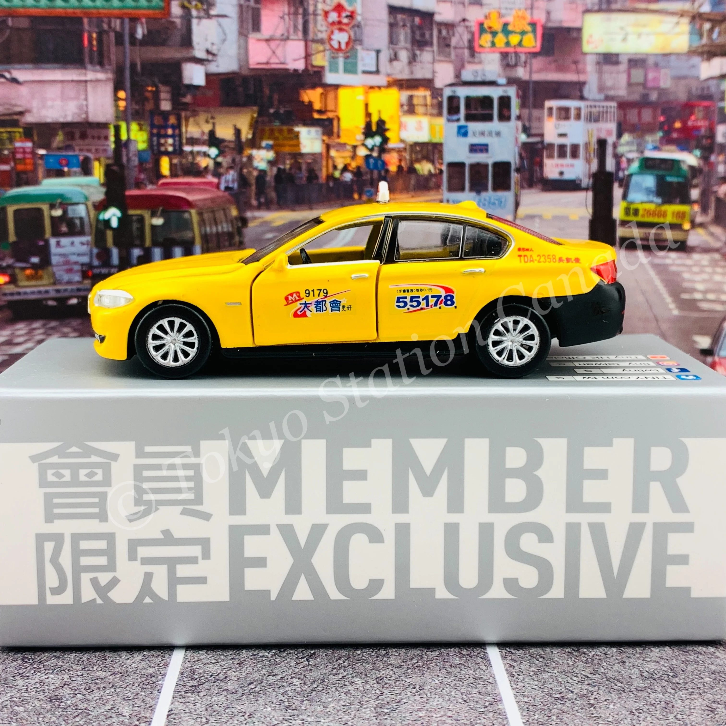 TINY 微影 BMW 5 Series F10 Metro Taxi Taiwan (MEMBER EXCLUSIVE 會員限定) ATC64820 - Image 2