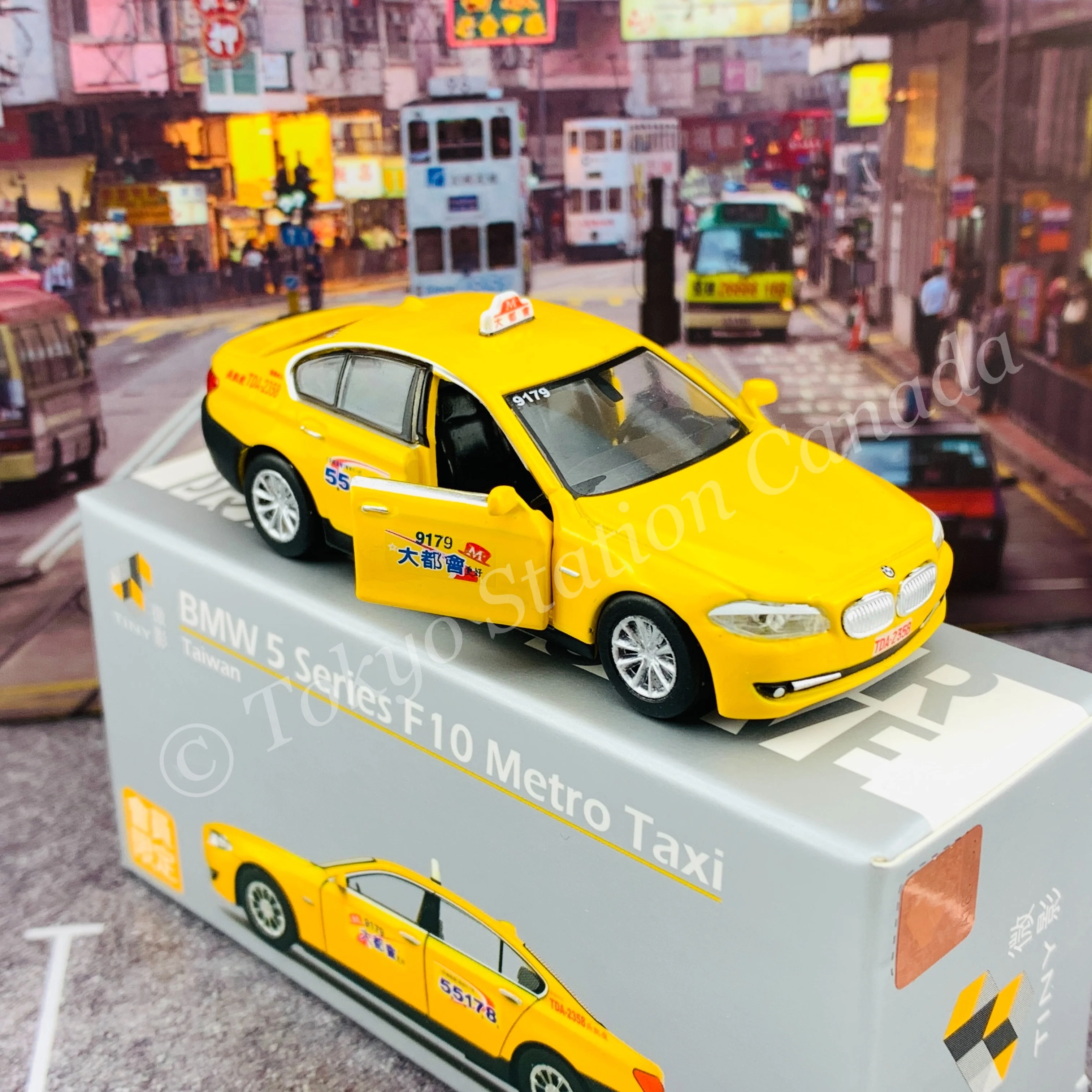 TINY 微影 BMW 5 Series F10 Metro Taxi Taiwan (MEMBER EXCLUSIVE 會員限定) ATC64820 - Image 4