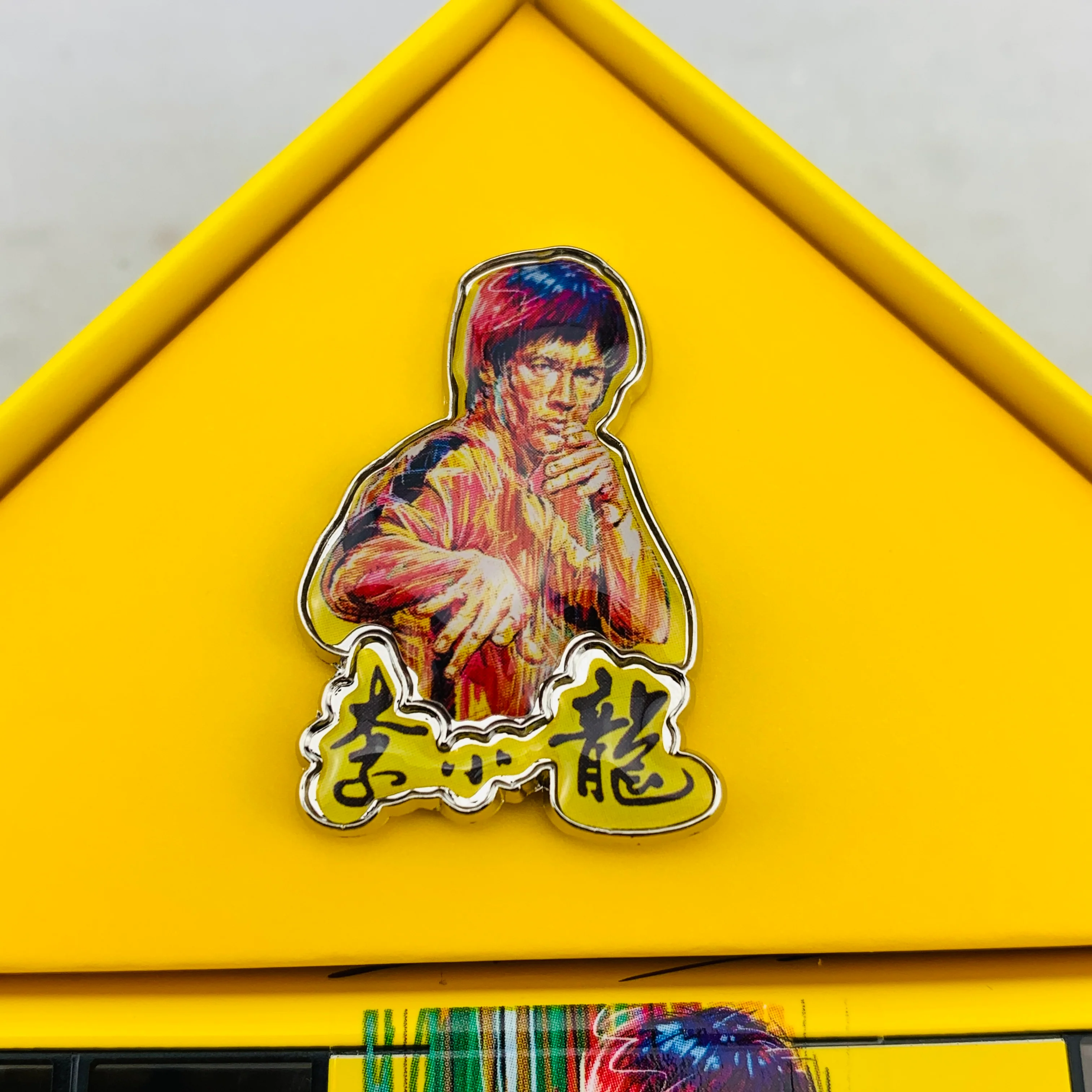 Tiny 微影 Bruce Lee KMB VOLVO B8L Wright Bruce Lee (Bruce Lee 80th Anniversary) KMB2020086 - Image 6