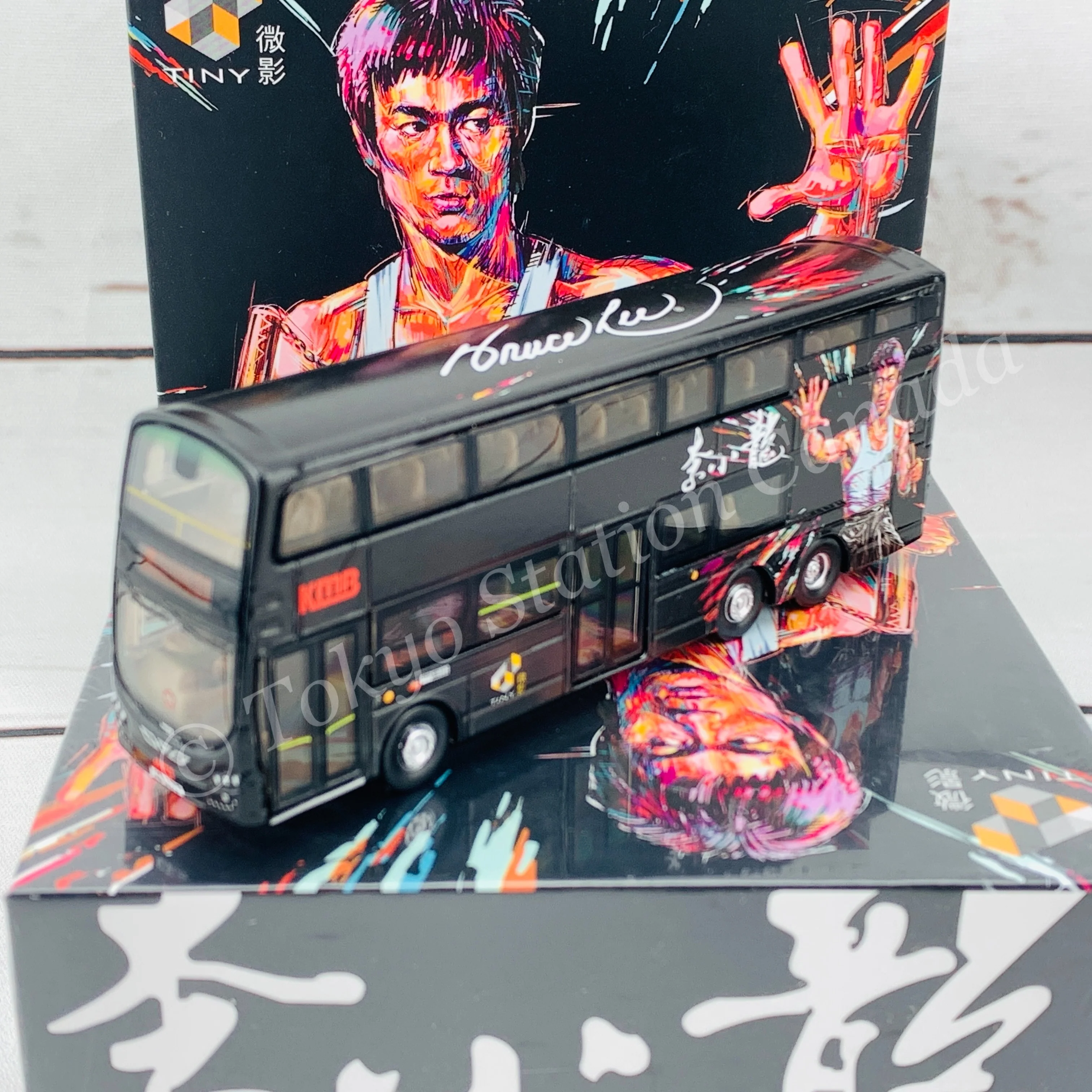 TINY 微影 Bruce Lee KMB VOLVO B9TL Wright Bruce Lee (Bruce Lee 80th Anniversary) KMB2020109 - Image 3