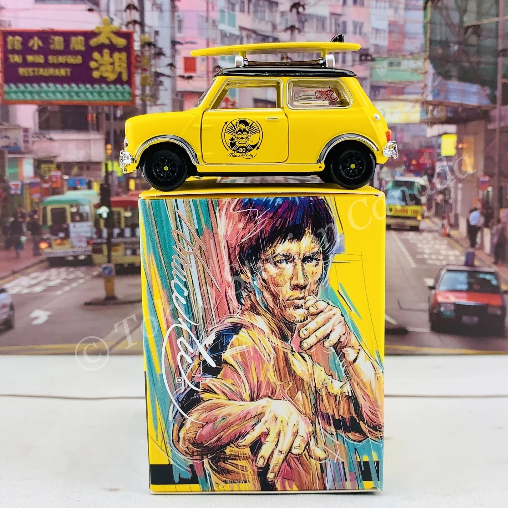 Tiny 微影 Bruce Lee Mini Cooper Mk 1 (Bruce Lee 80th Anniversary) ATC64989 - Image 2