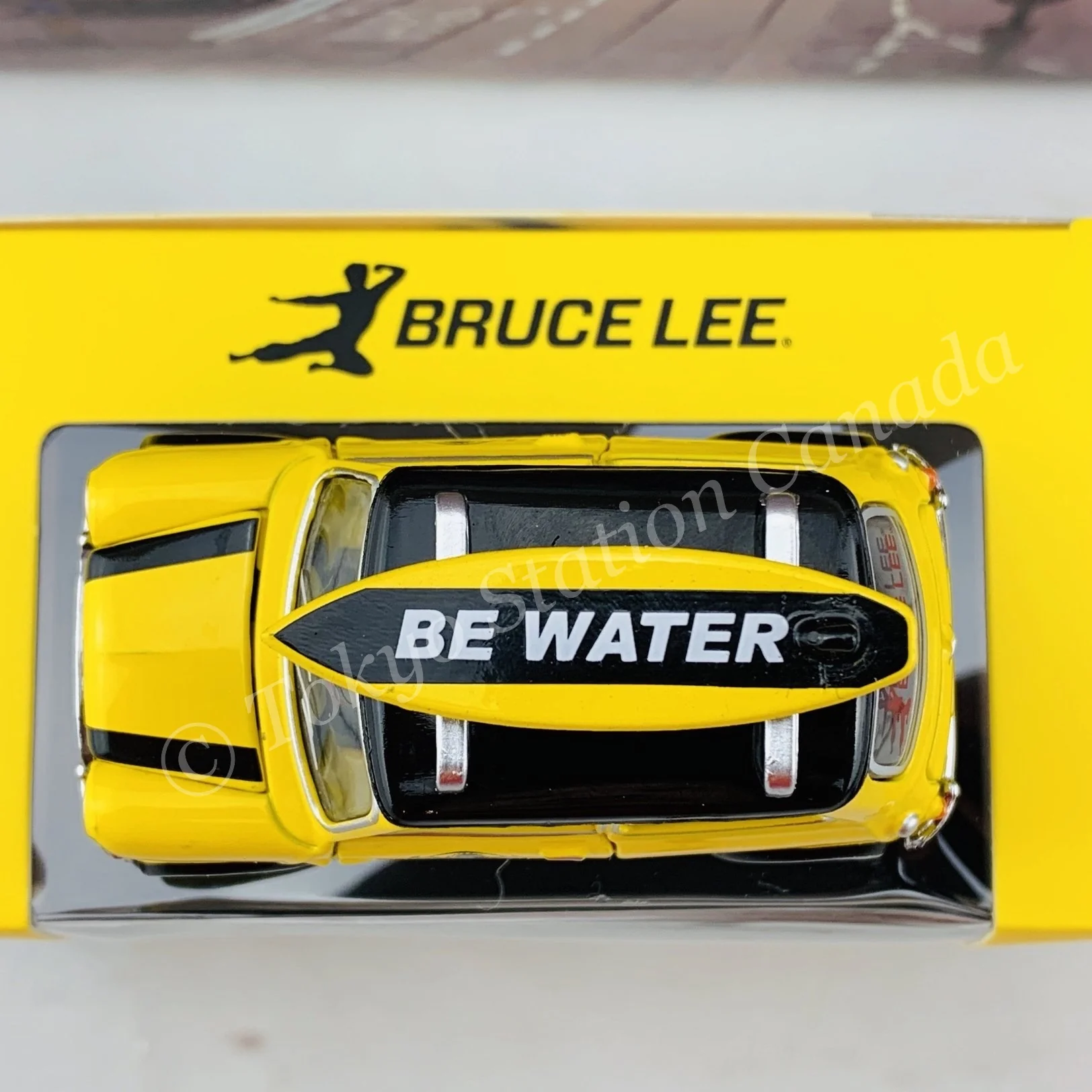 Tiny 微影 Bruce Lee Mini Cooper Mk 1 (Bruce Lee 80th Anniversary) ATC64989 - Image 3
