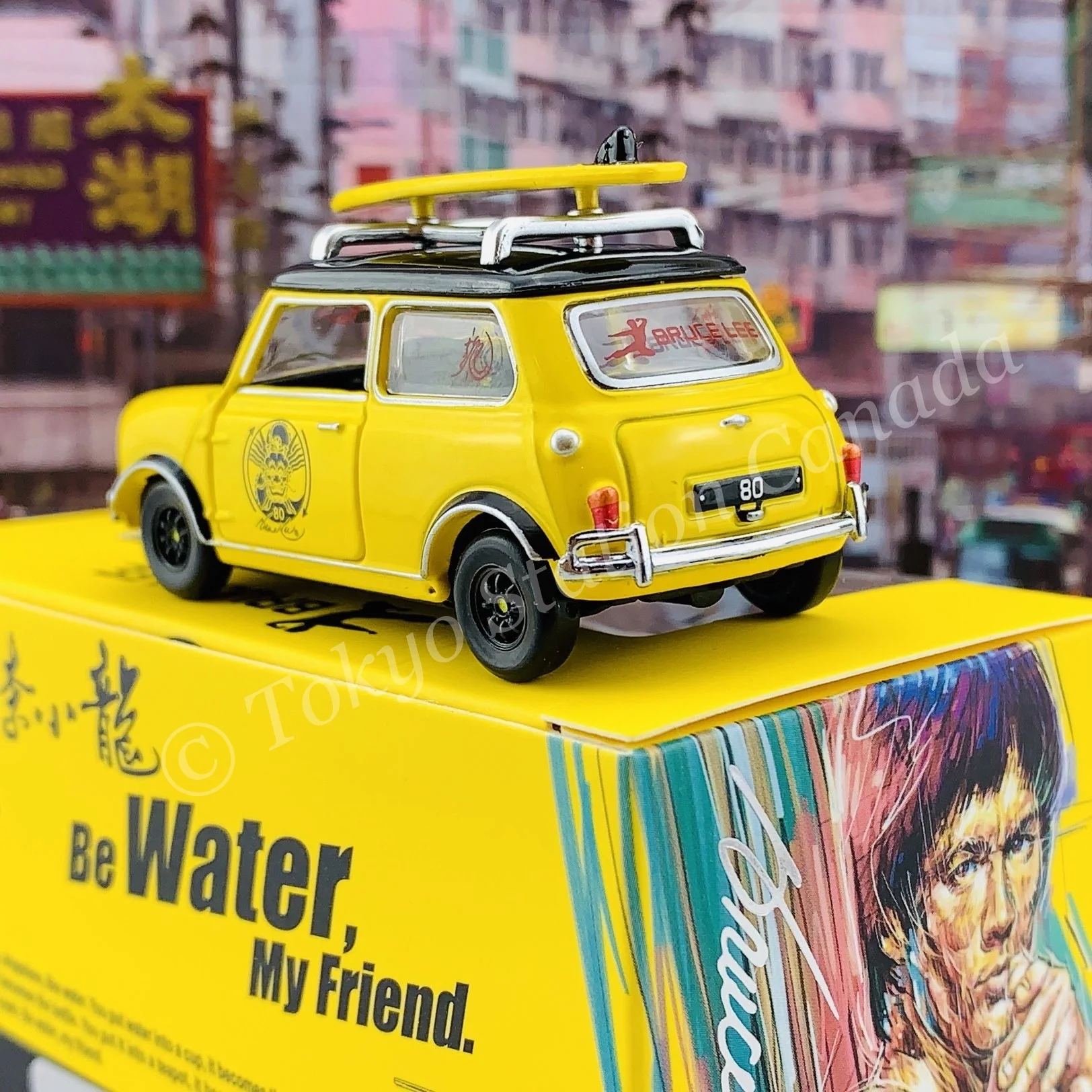 Tiny 微影 Bruce Lee Mini Cooper Mk 1 (Bruce Lee 80th Anniversary) ATC64989 - Image 5